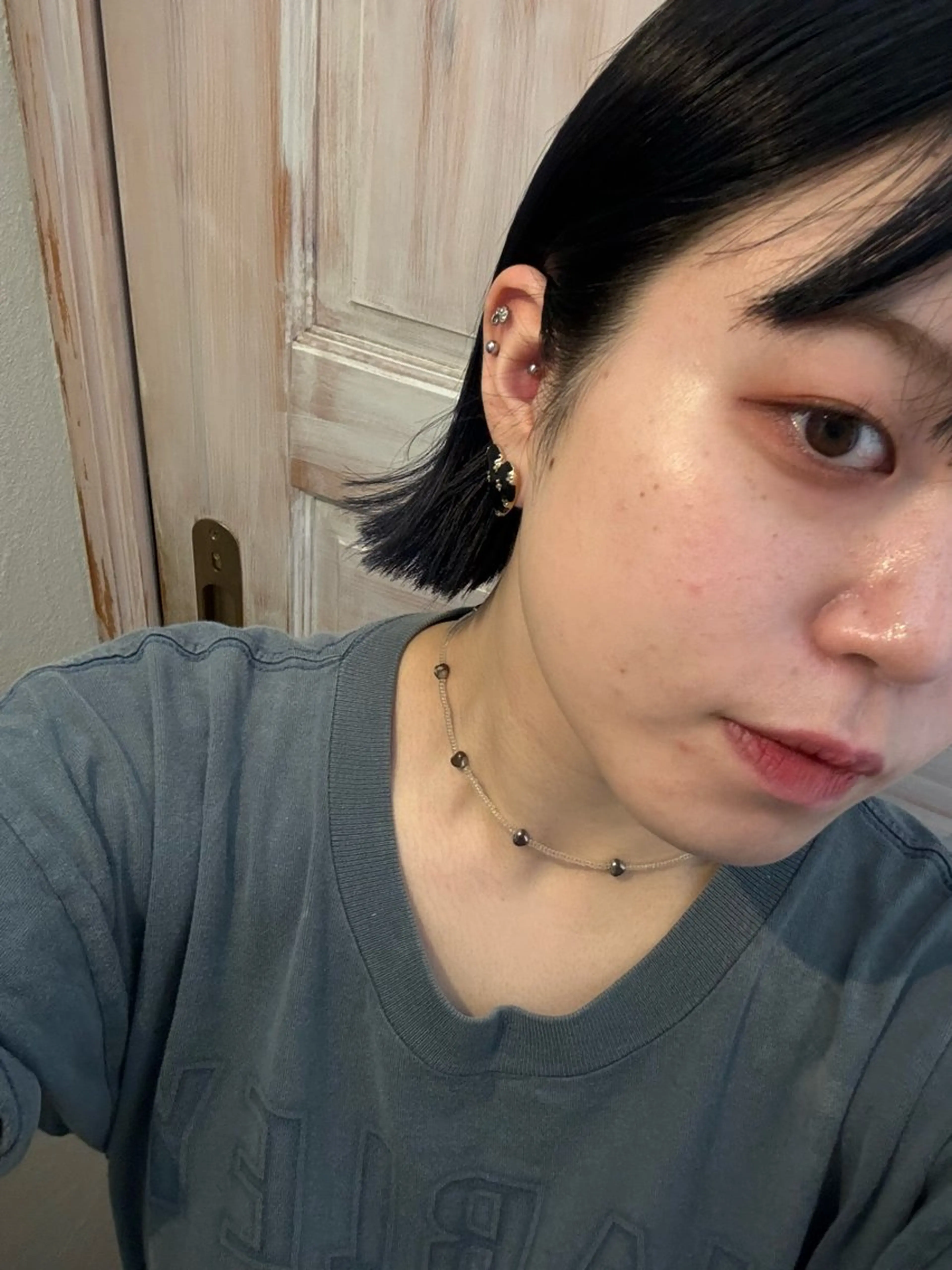 ショート カラー ブリーチ ネイビーカラー ヘアカラー ハイトーンカラー💍 SUZUNE🐣のヘアスタイル