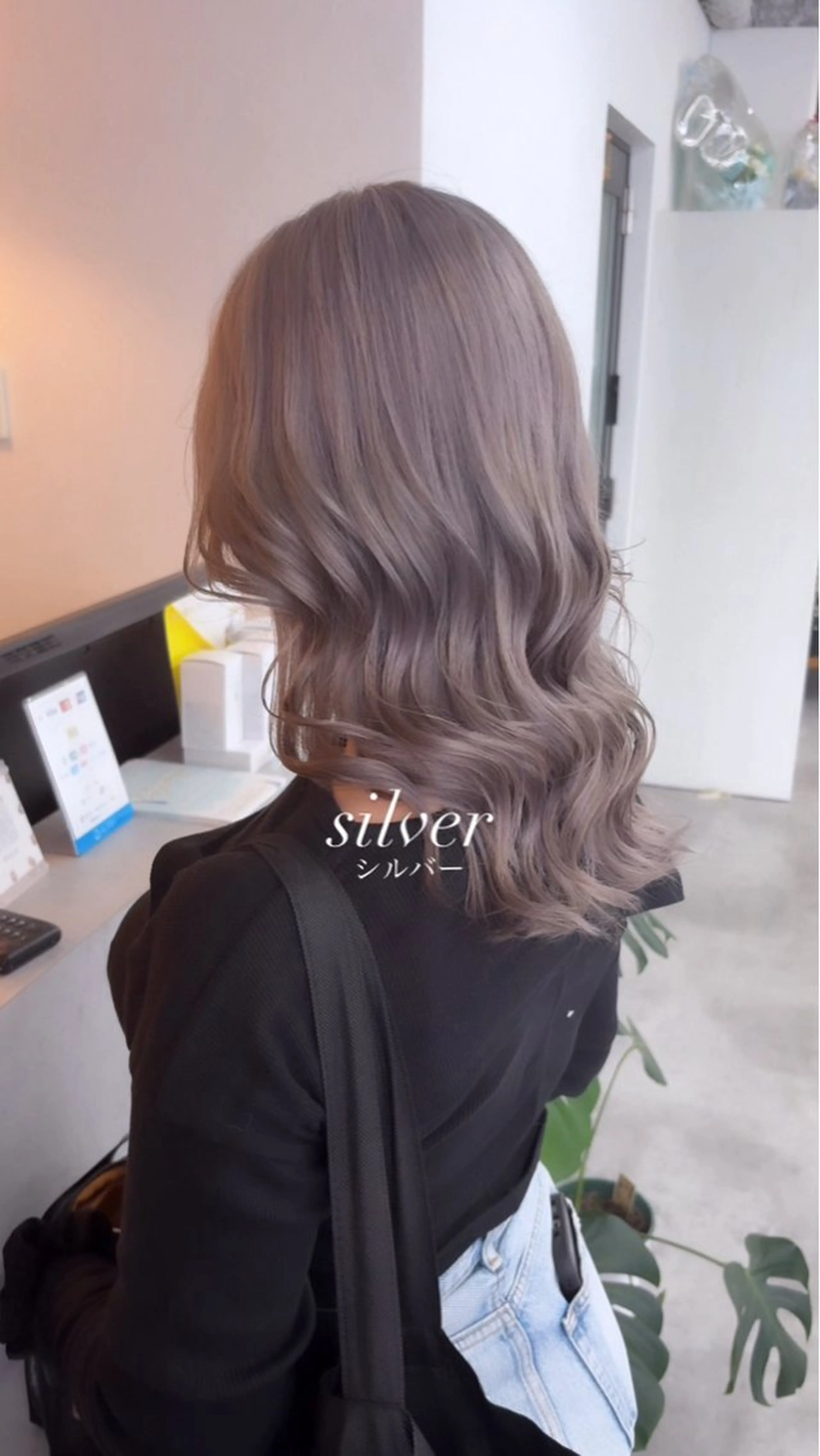ミディアム カラー シルバー TORA【Li's /東大阪布施美容室】のヘアスタイル