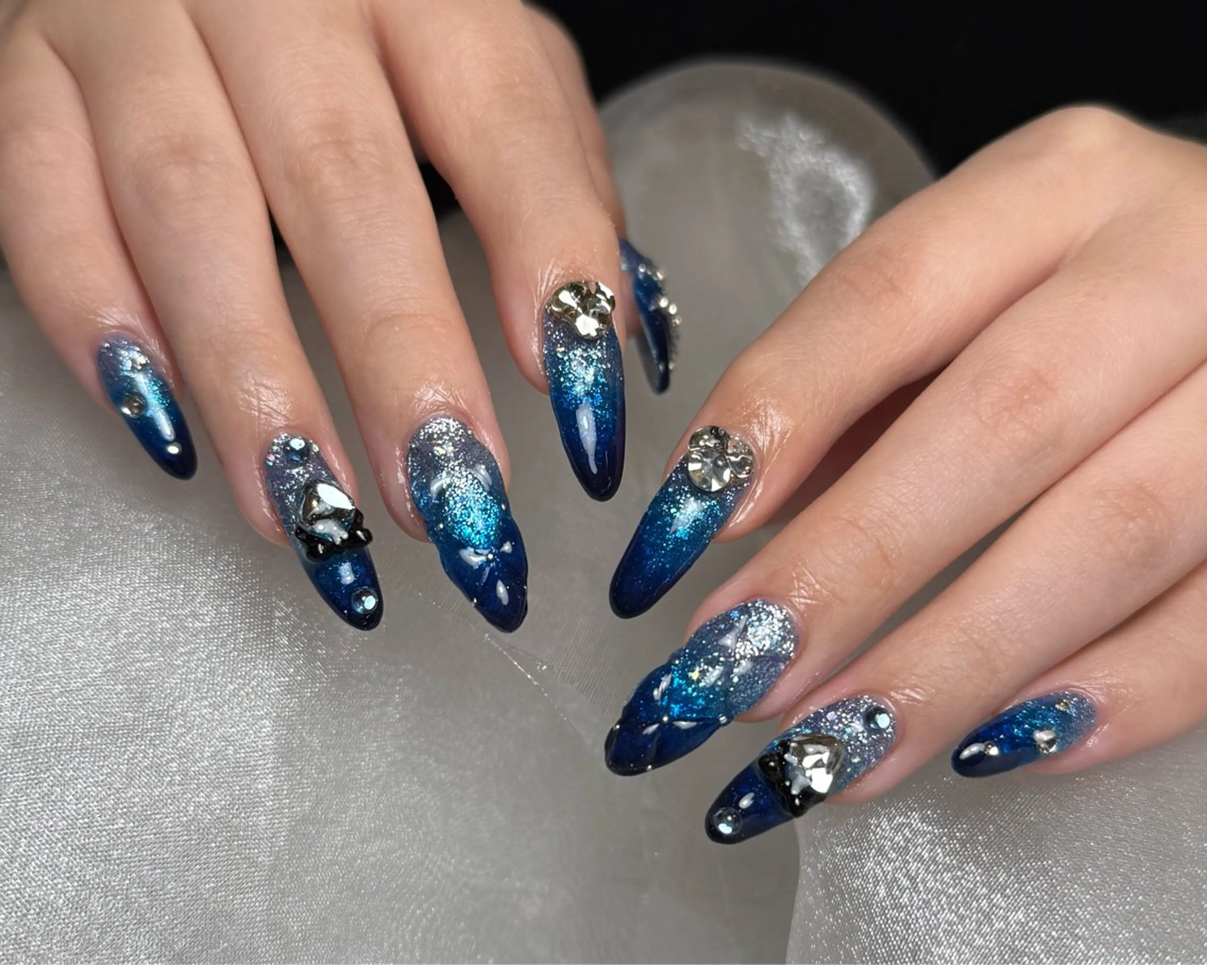 ネイル ブルー ハンドネイル 🤎🧸 Aya 🧸🤎のネイルデザイン