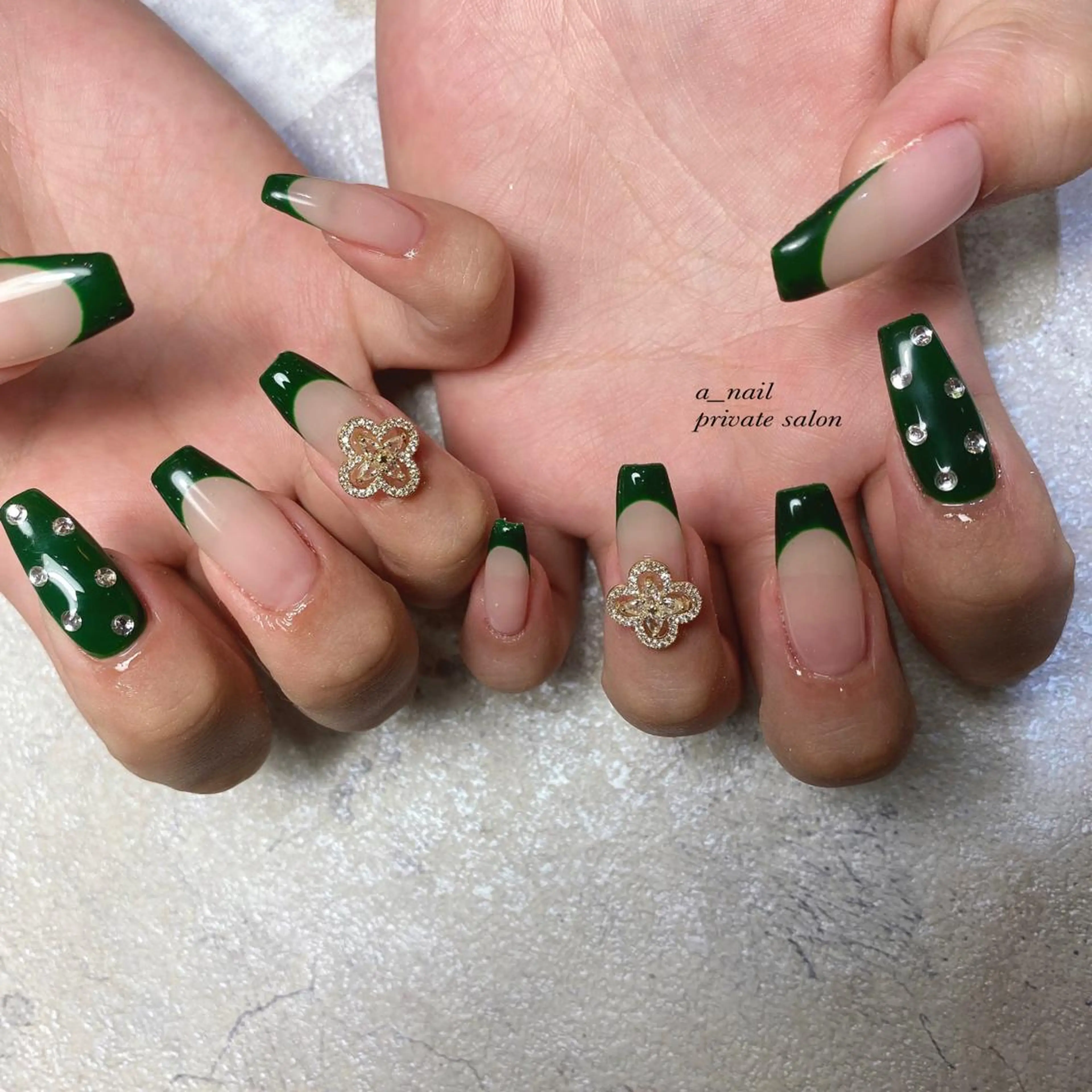 ネイル アニマル柄 フレンチネイル ジェルネイル 氷ネイル・うるうるネイル レース 菅 恵奈のネイルデザイン