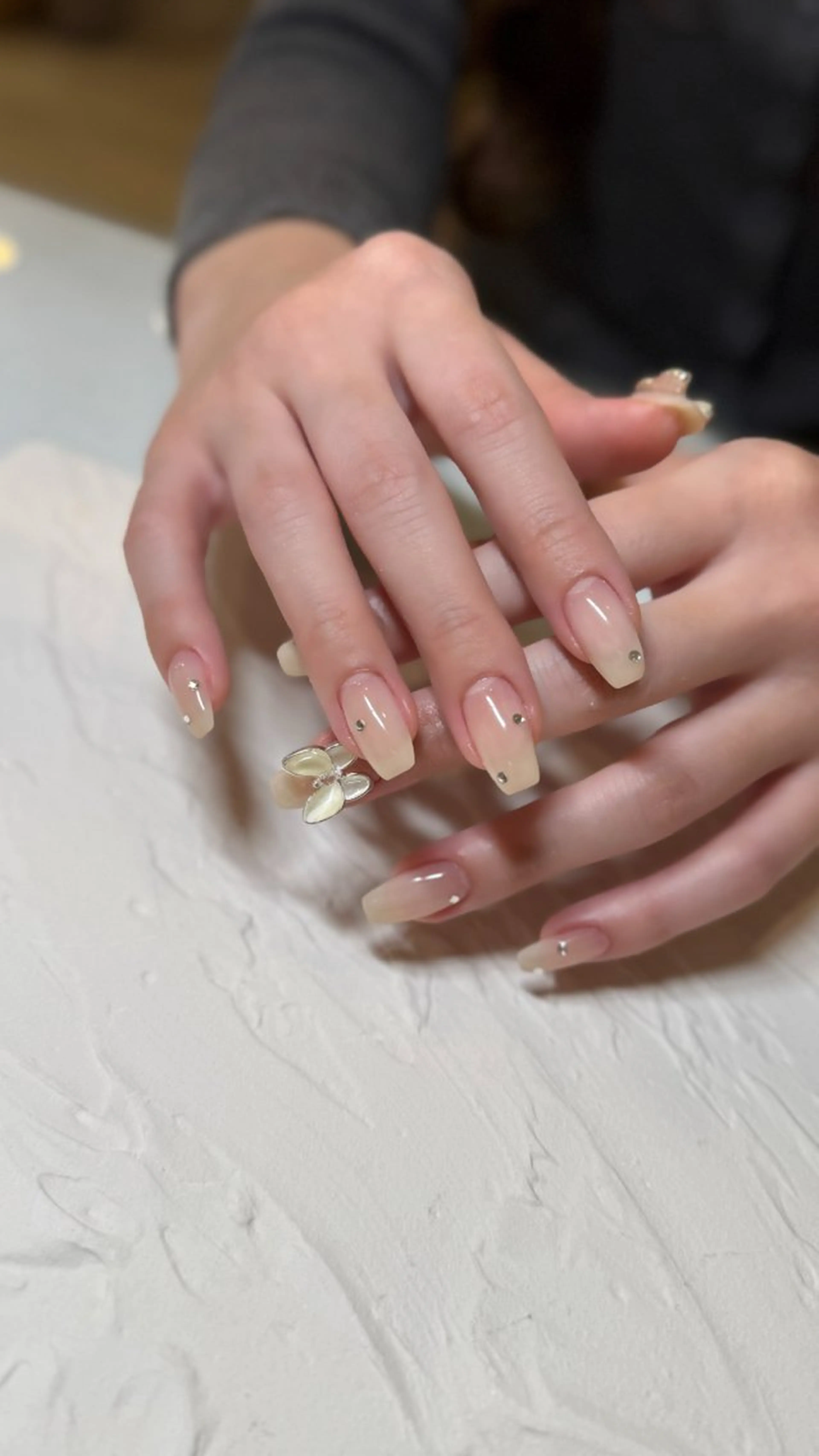 ネイル ストーンネイル ワンホンネイル nail salon neige所属・ジェムネイル Risa.のネイルデザイン
