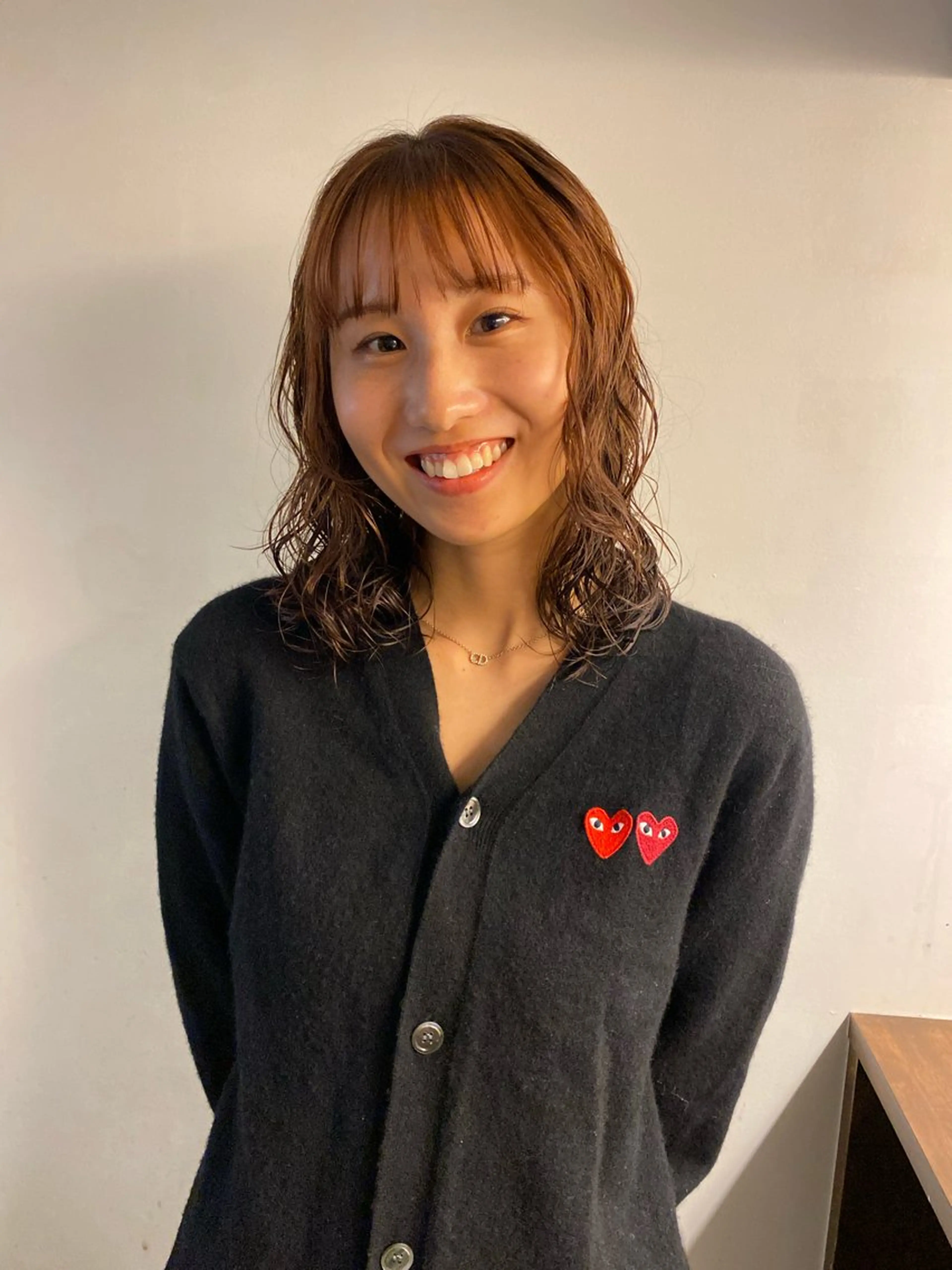 ミディアム パーマ 磯谷 朋のヘアスタイル