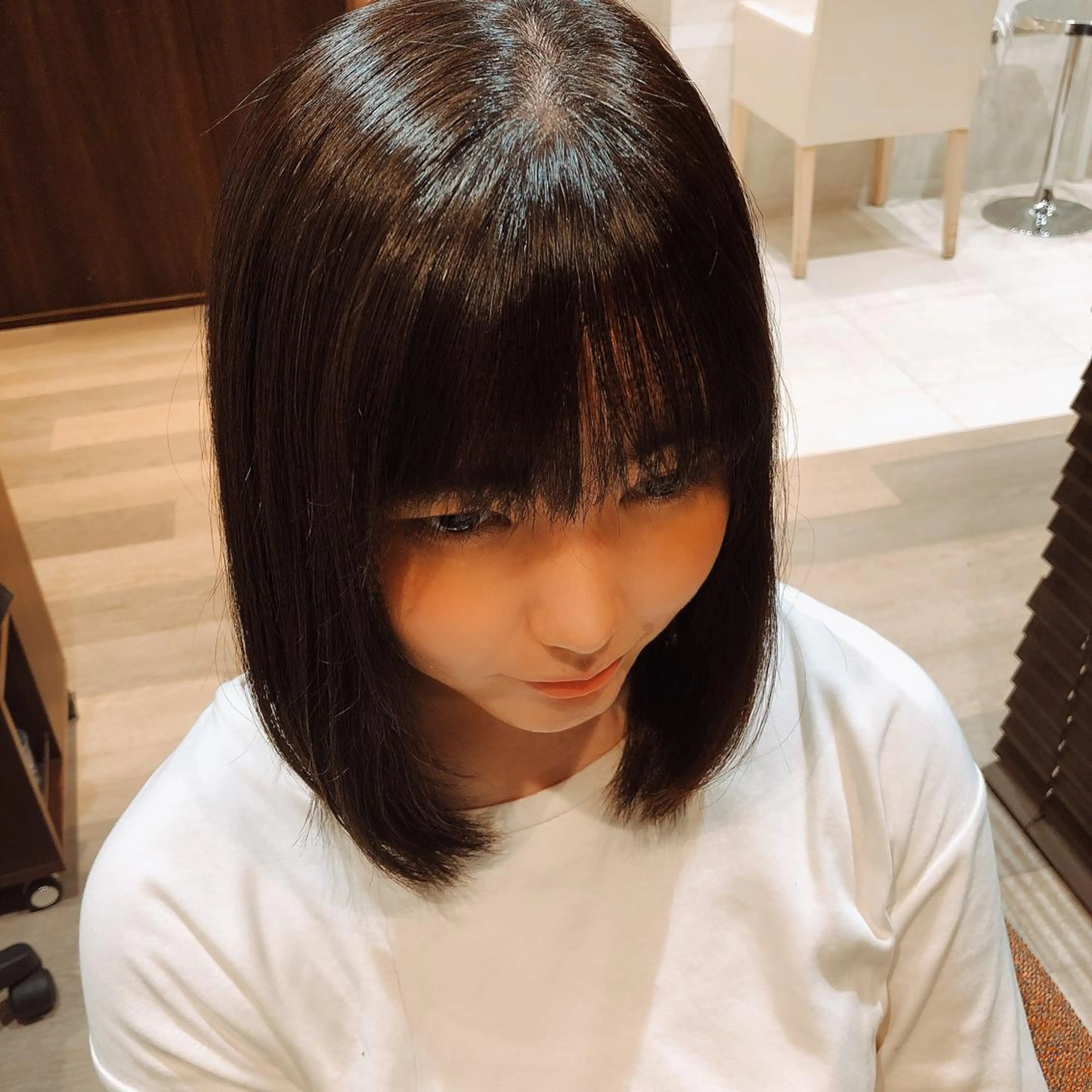 セミロング 小顔カット トリートメント 酸熱トリートメント CYNTHIADUE 店長｜ IRISUのヘアスタイル