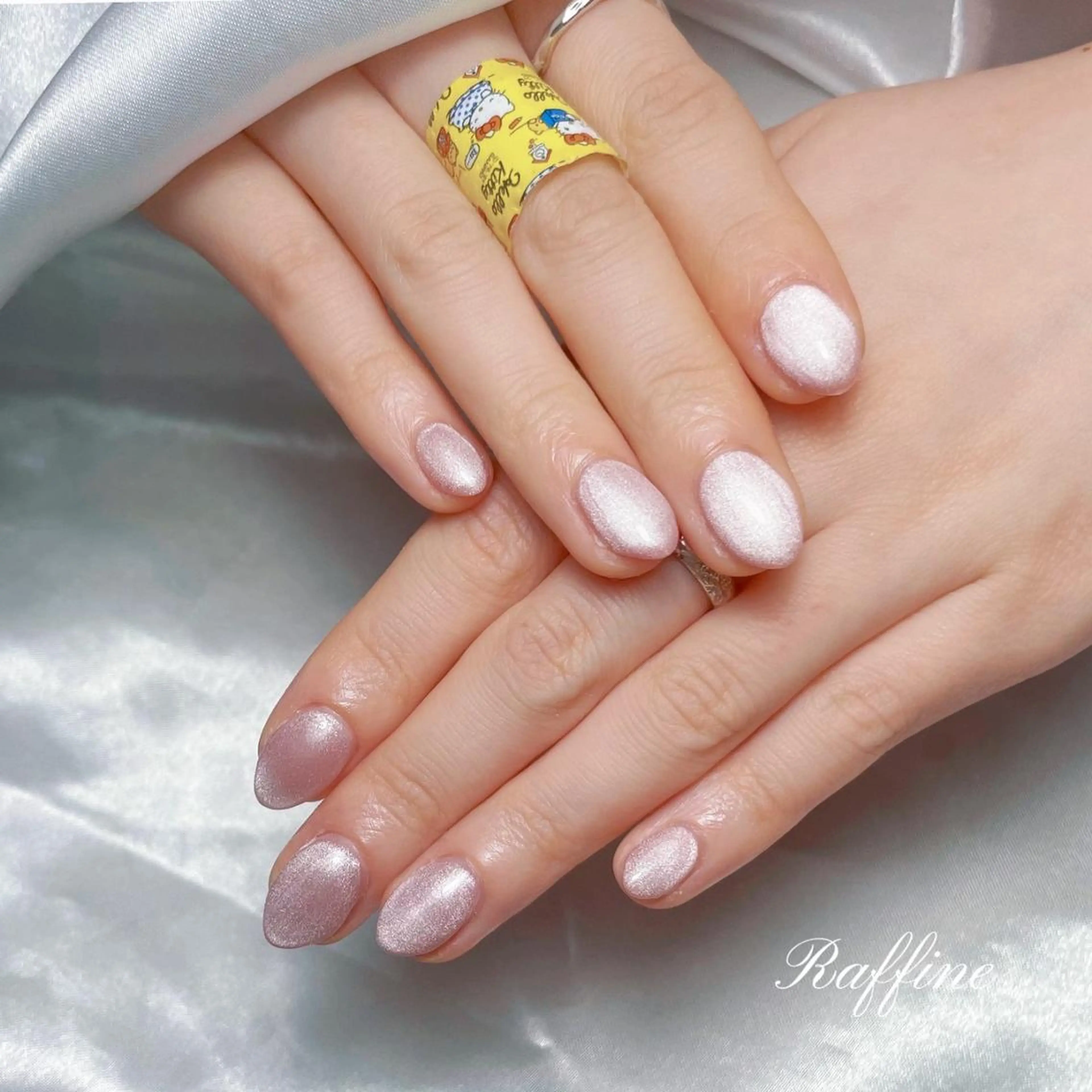 ネイル ハンドネイル RAFFINE 月🦋🩵のネイルデザイン