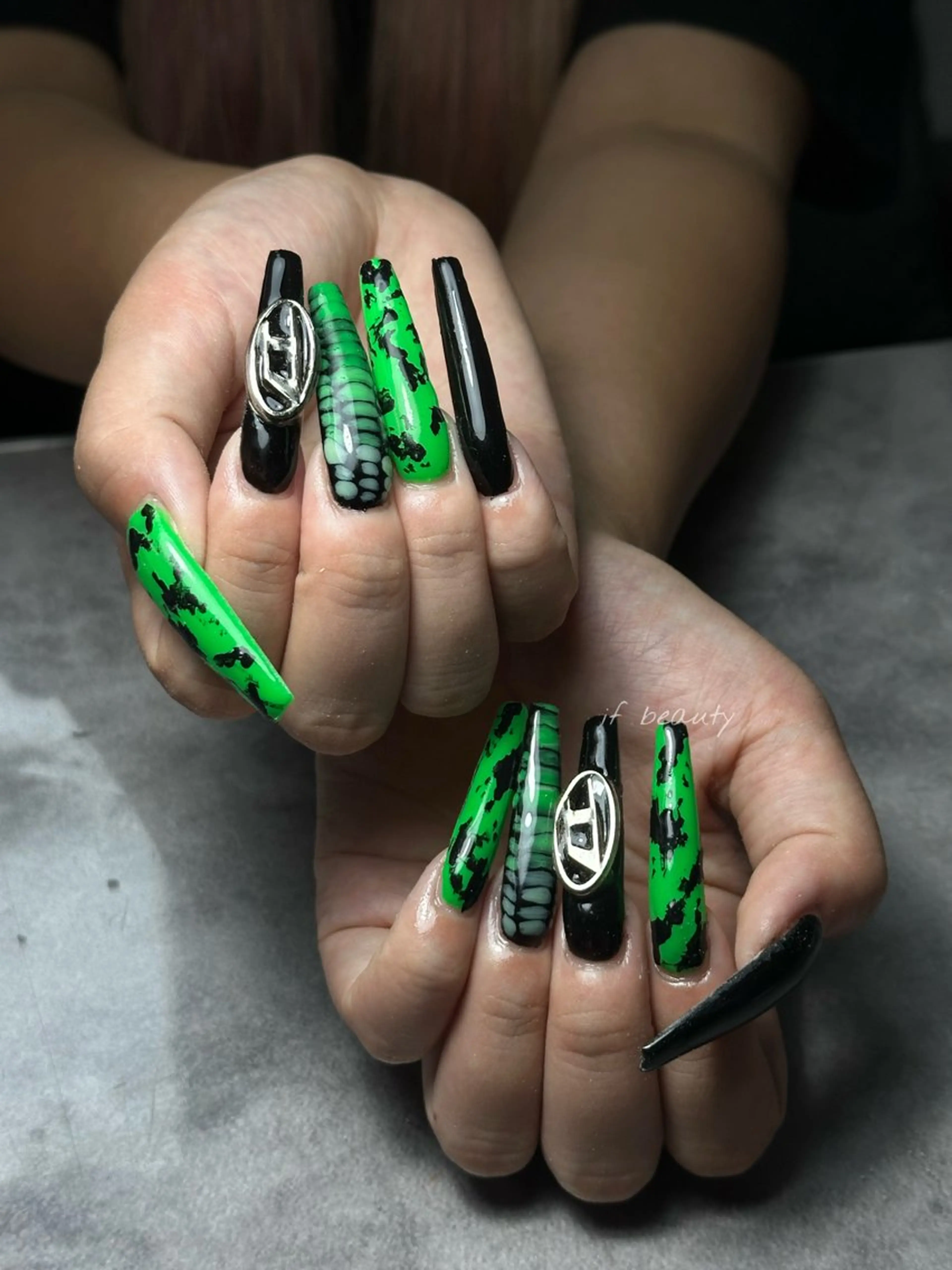 ネイル アートネイル ジェルネイル グラデーション パラジェル ワンホンネイル ハンドネイル if Hair＆Nail Salon所属・IKA /海外ネイル /個性派/ワンホンのネイルデザイン