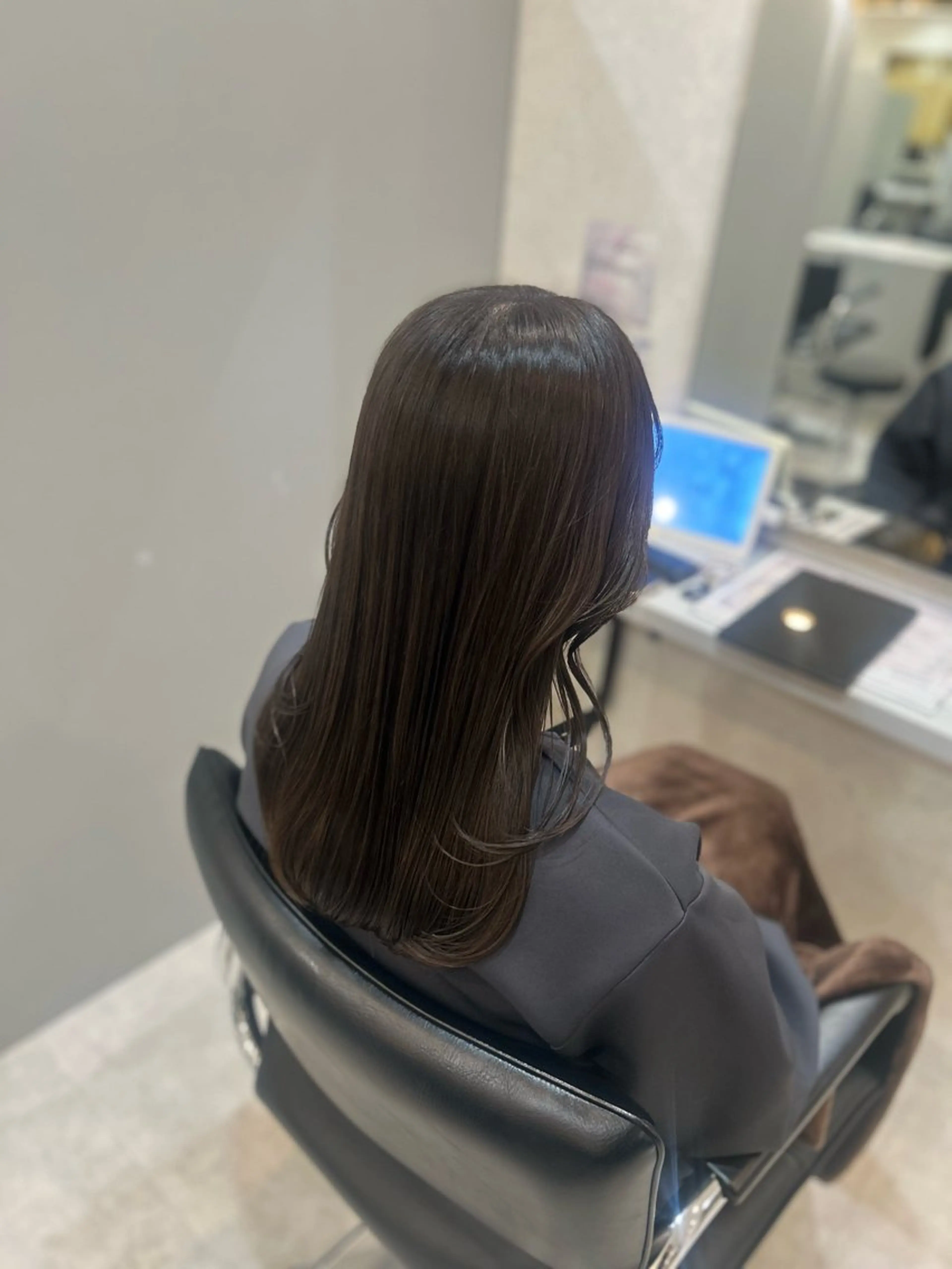 セミロング ヘアカラー 北林 佳乃のヘアスタイル