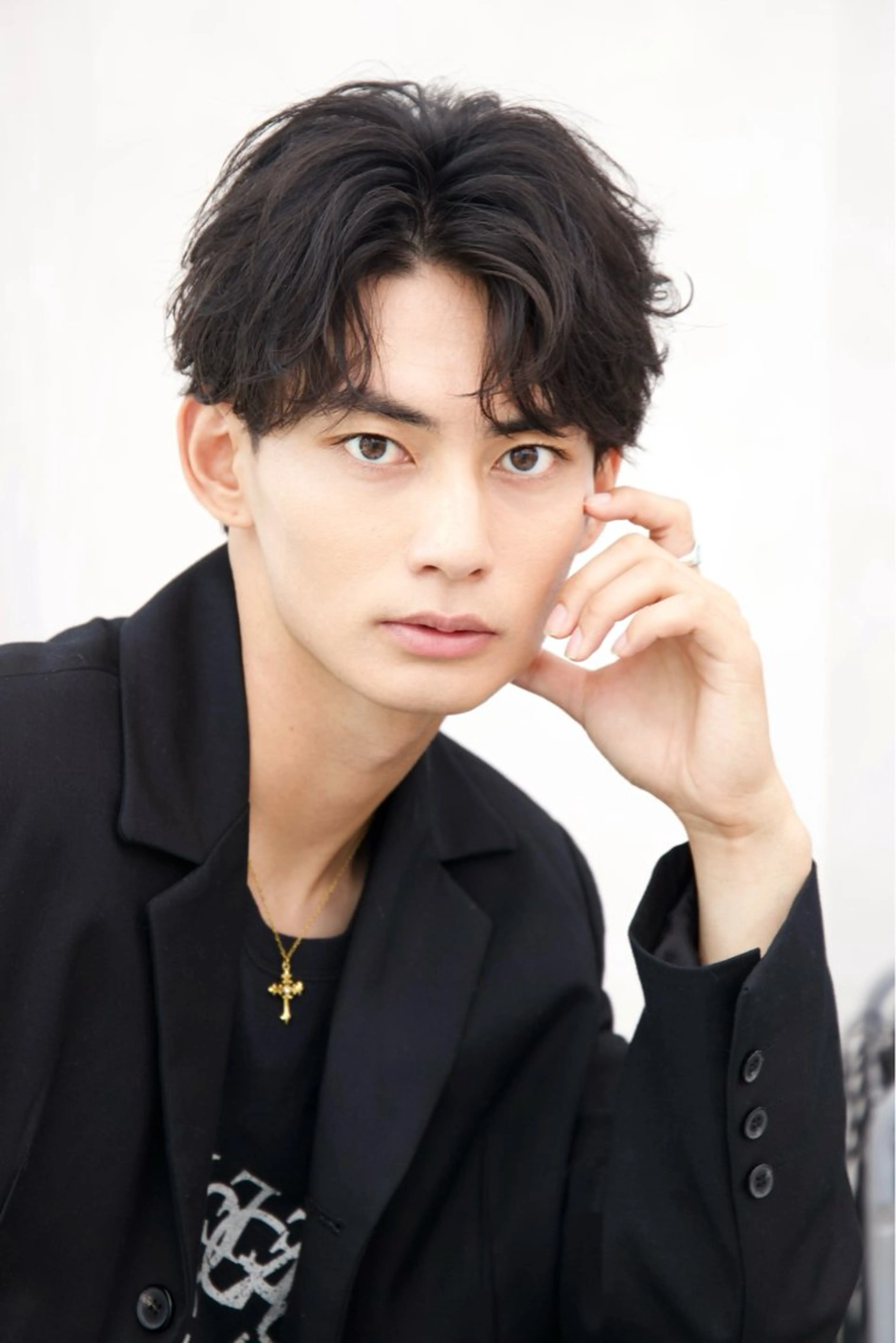 【大人気スタイリスト担当】メンズカット+眉カット+ヘアセット(センターパート/刈り上げマッシュ/スパイキーショート)の写真