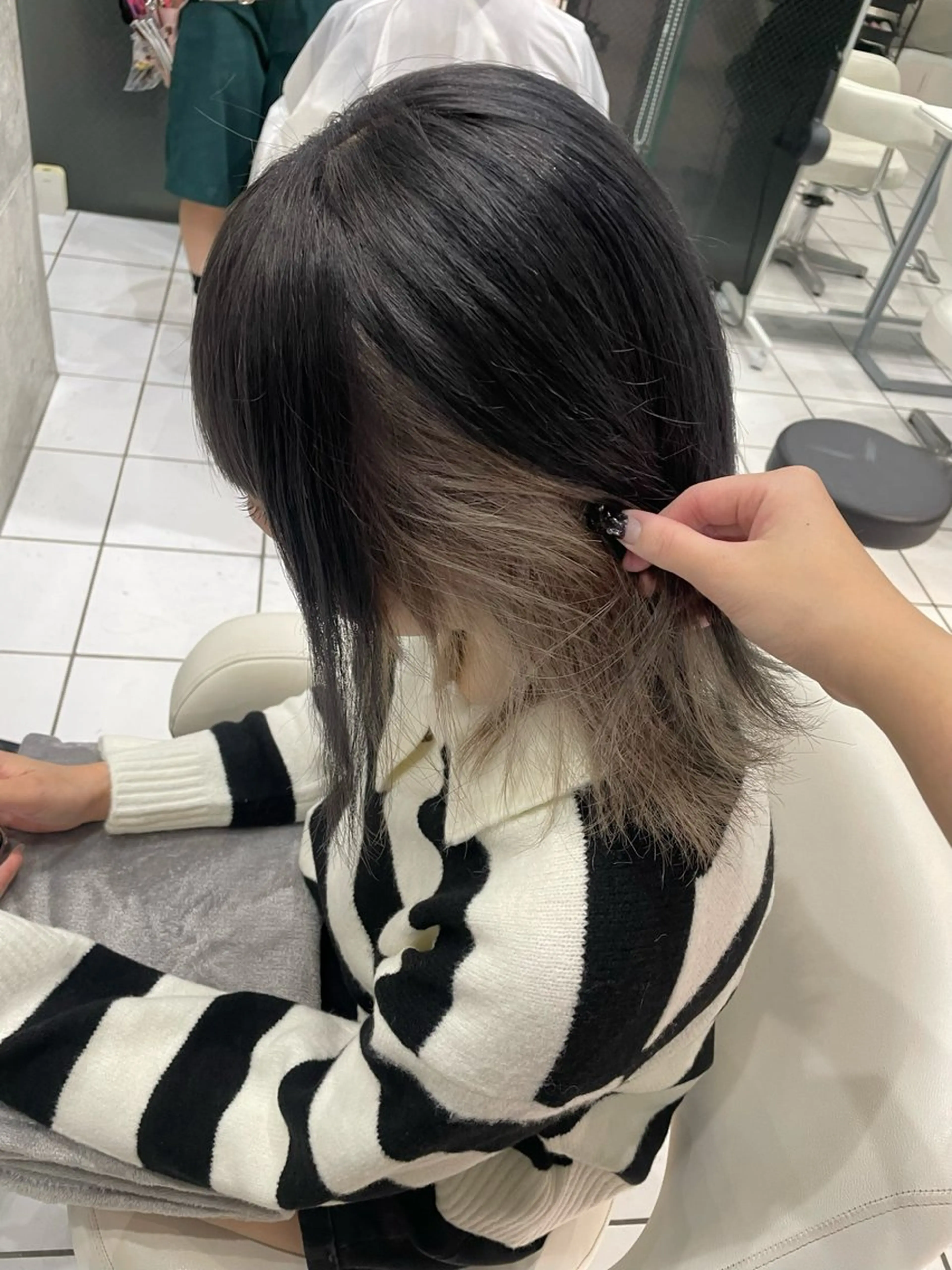 カラー ベージュカラー ダークグレー ホワイトベージュ 🍭ハイトーン/ レイヤーカット🦄のヘアスタイル