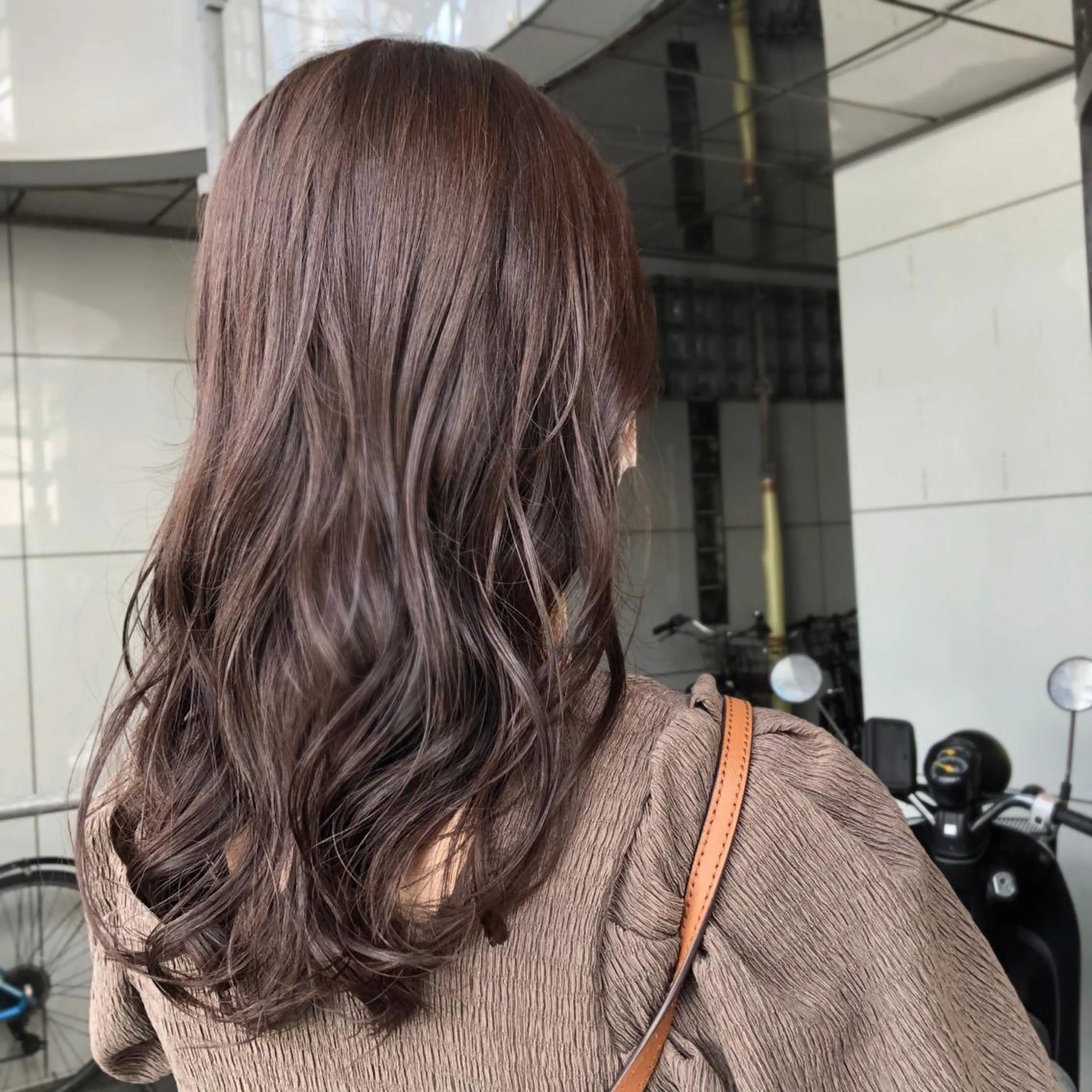 ミディアム カラー ヘアカラー トリートメント 山崎 絵莉香のヘアスタイル