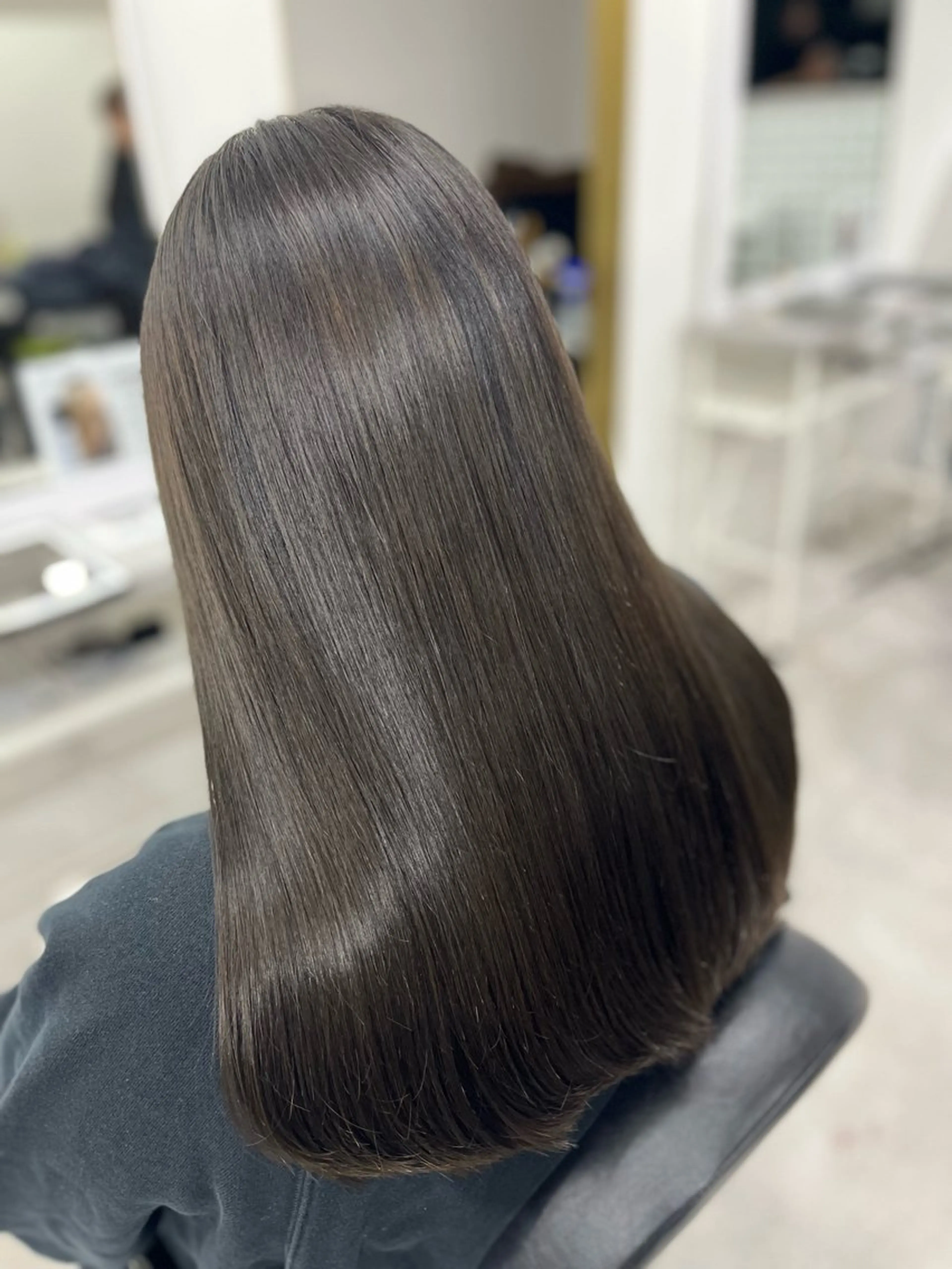 ロング カラー グレージュ オリーブグレージュ オリーブグレー カット ヘアカラー トリートメント 🫧ぷる艶カラー🫧 Yuubi🦩のヘアスタイル