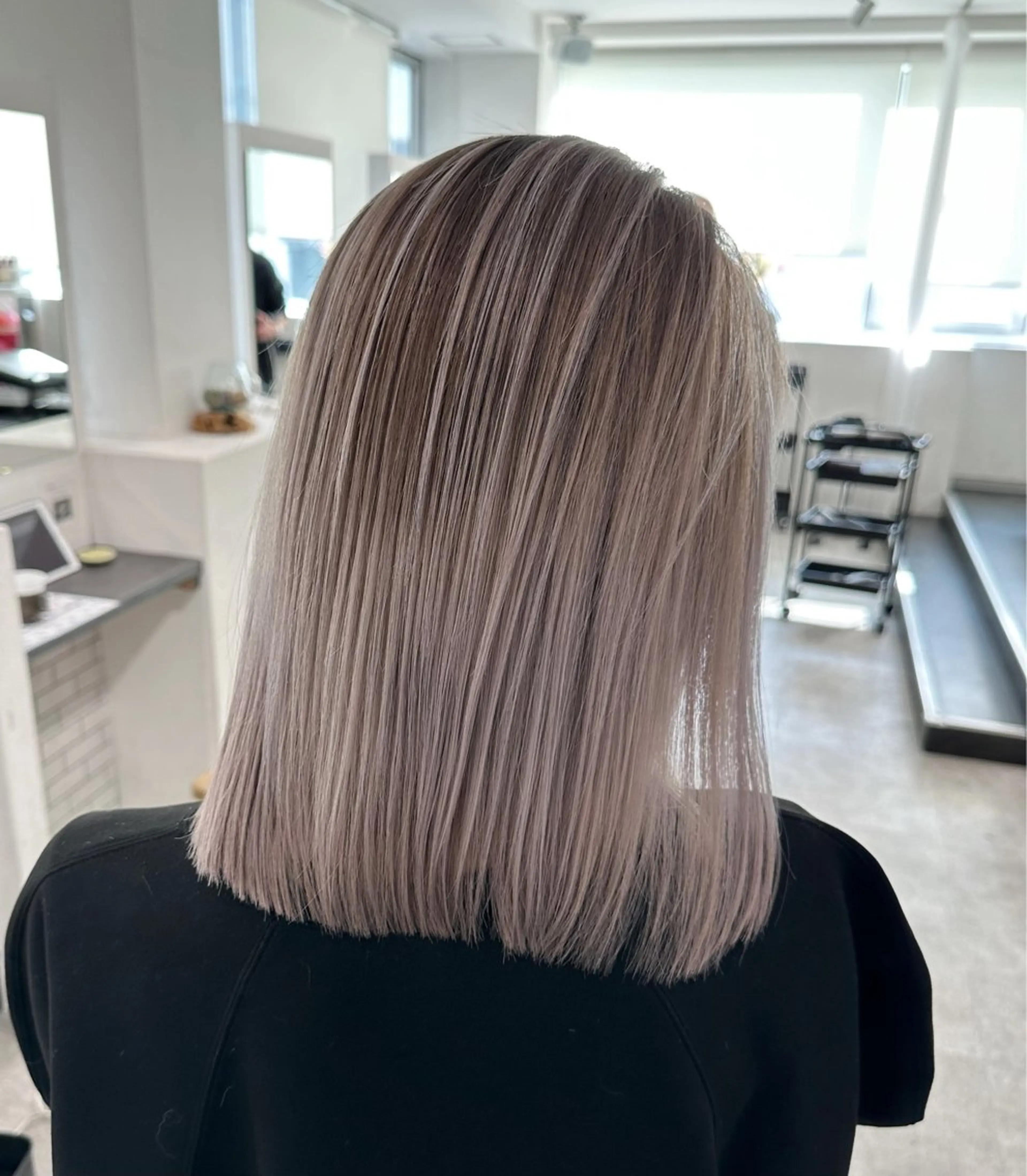 ミディアム カラー ショートボブ アディクシーカラー バレイヤージュ ブリーチ ケアブリーチ ヘアカラー JIL BLAN 京都のヘアスタイル