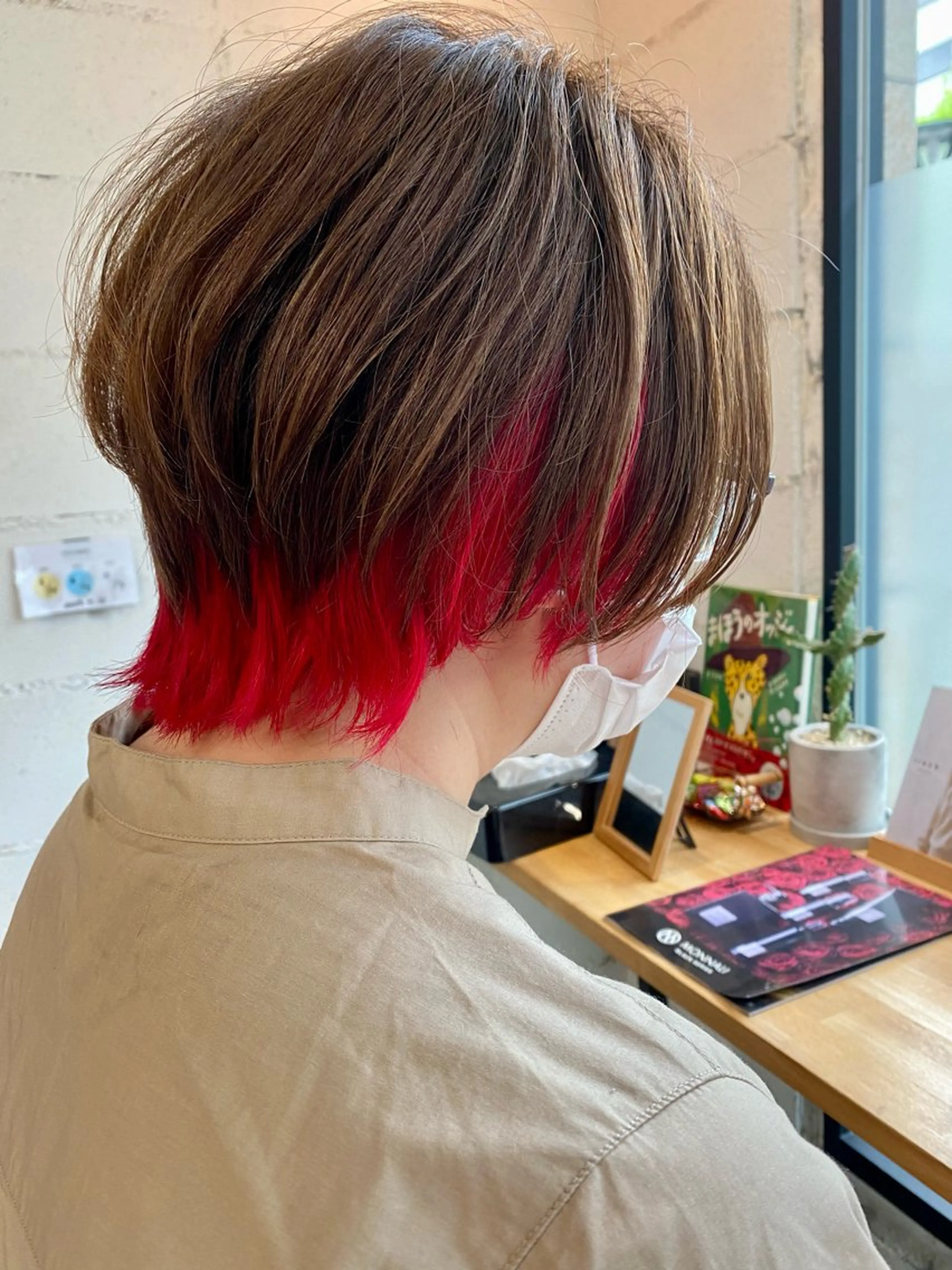 ショート カラー インナーカラー ウルフカット 艶髪🌟髪質改善✨ Zinaヤマダ チサのヘアスタイル