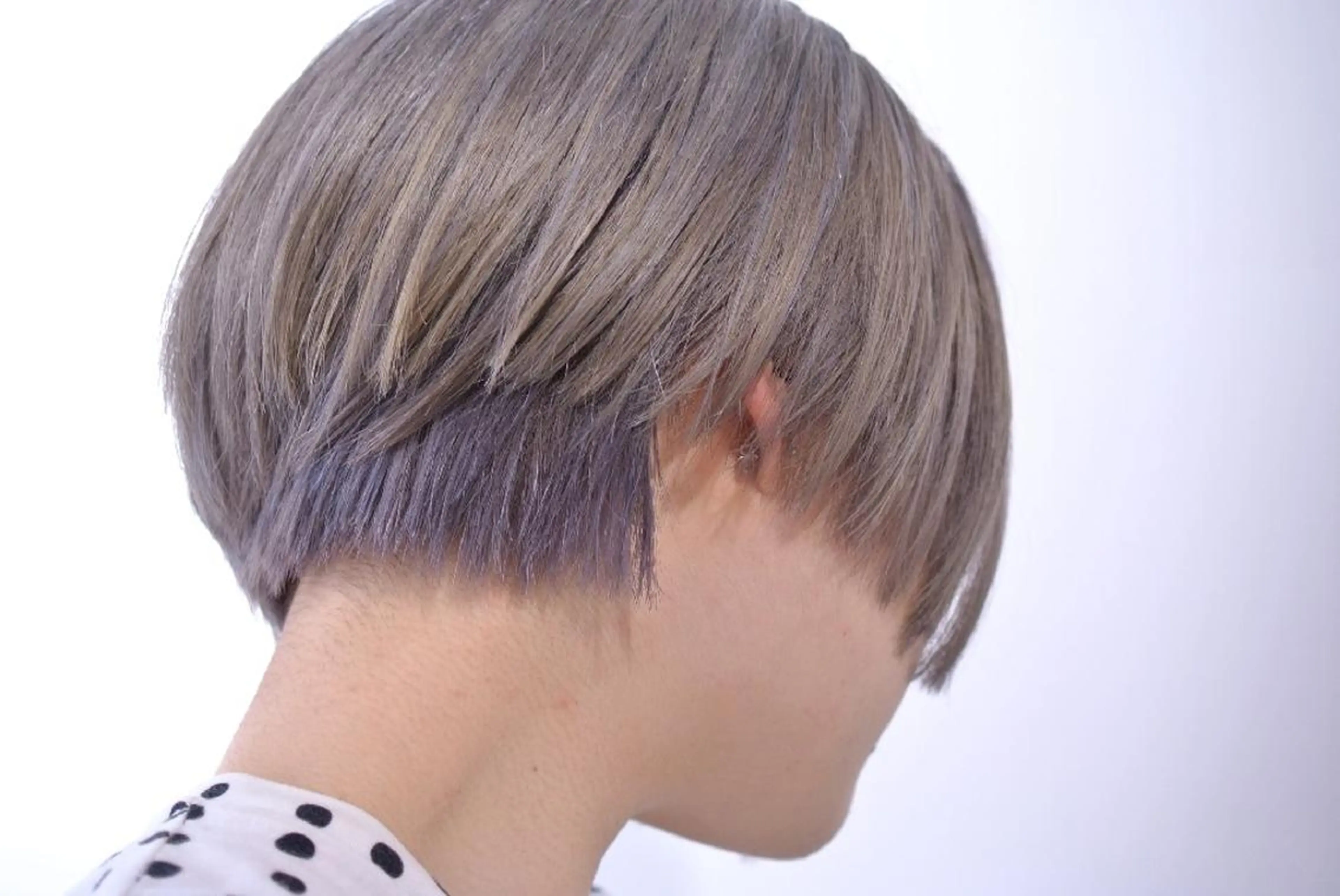 ショート カラー ブリーチ 樋口 千尋のヘアスタイル