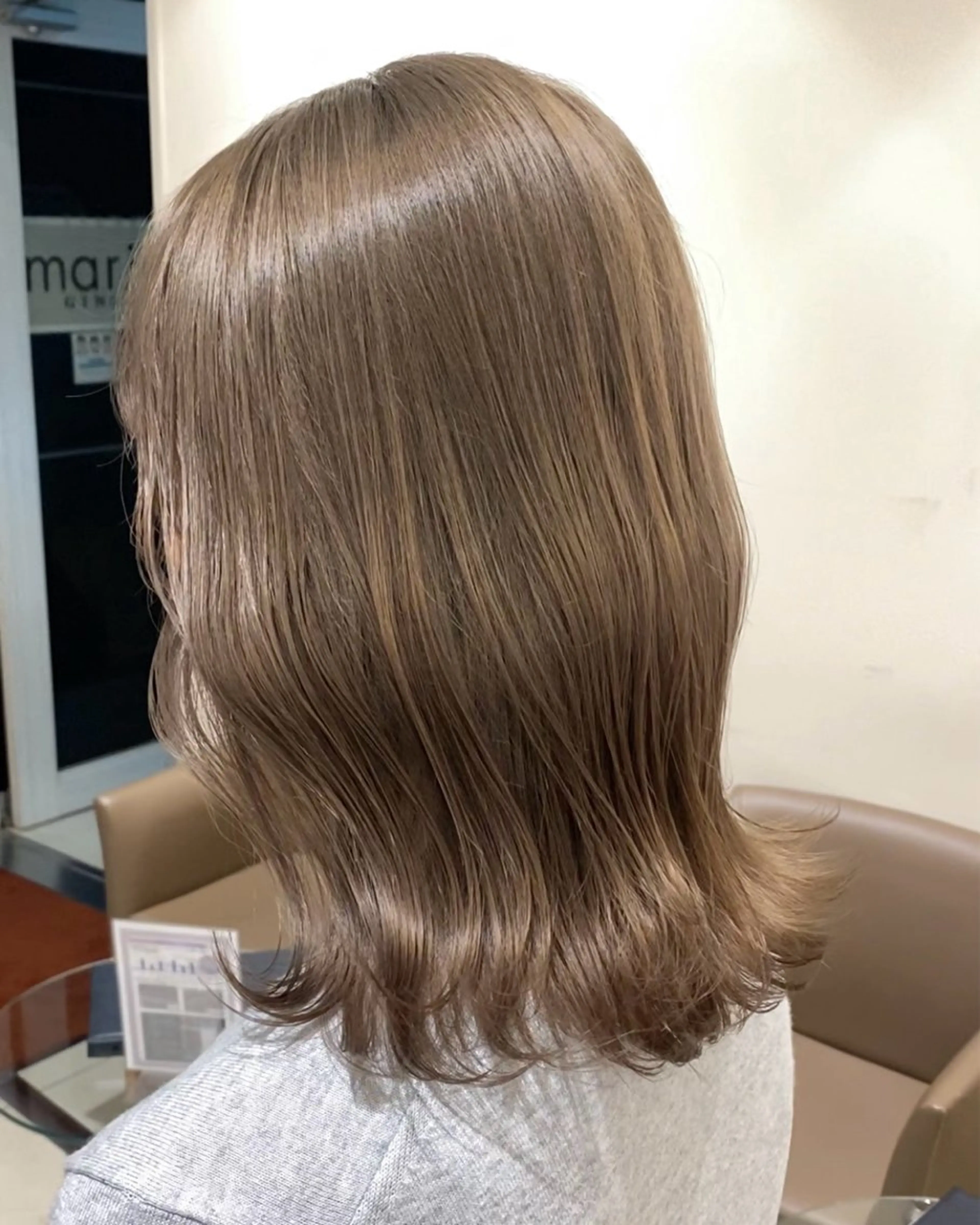 ミディアム カラー プレイングカラー🤍 細めハイライトのヘアスタイル
