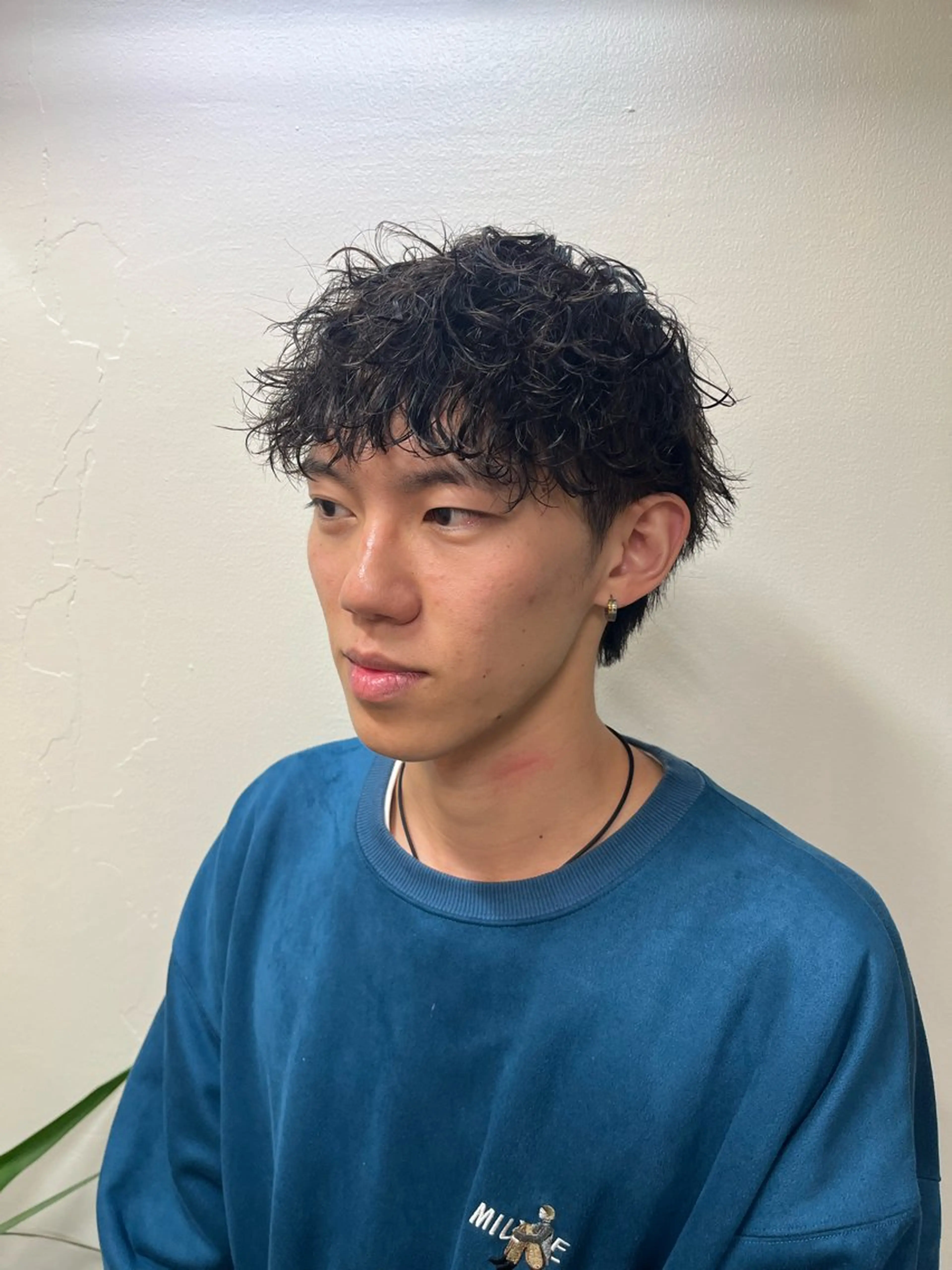 ショート パーマ メンズ メンズパーマ 波巻きパーマ メンズウルフカット ショートヘア ウルフカット カット パーマ カルマ・ニュアンス パーマ　須田龍世のヘアスタイル