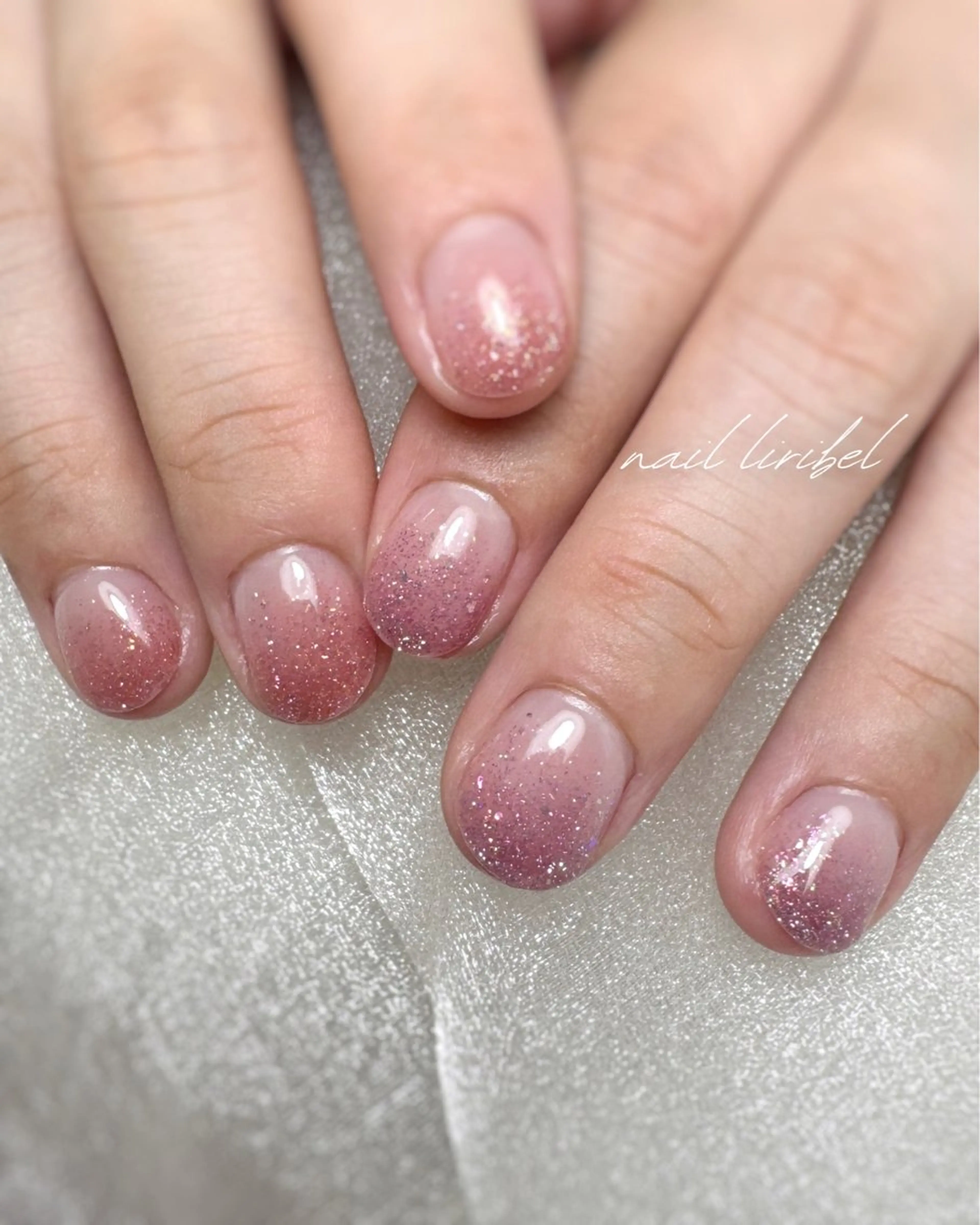 ネイル フラッシュネイル キラキラネイル ぷっくりネイル ショートネイル ハンドネイル Nail Liribelのネイルデザイン