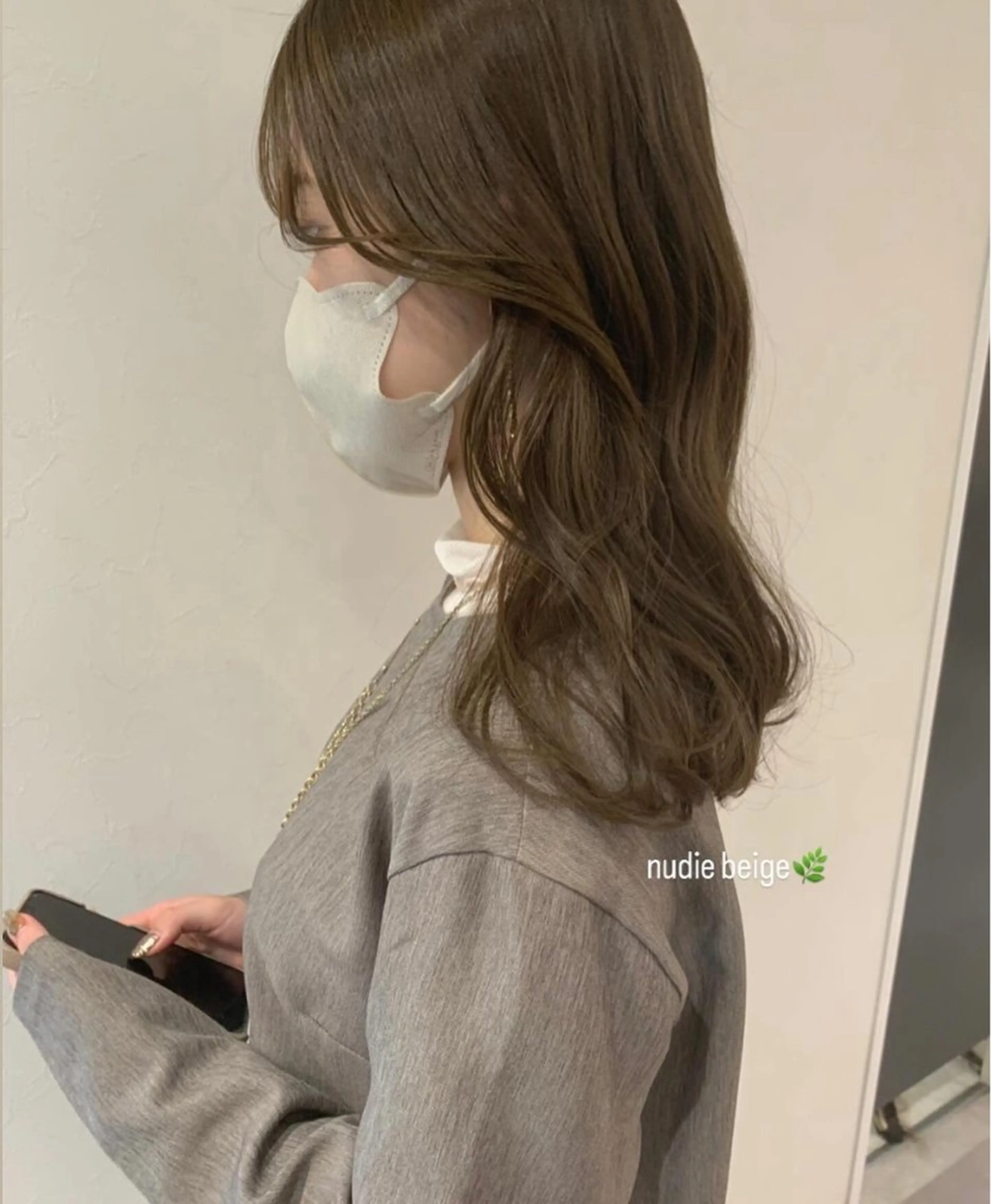 セミロング カラー レア渋谷所属・オリーブベージュ きょうかのヘアスタイル