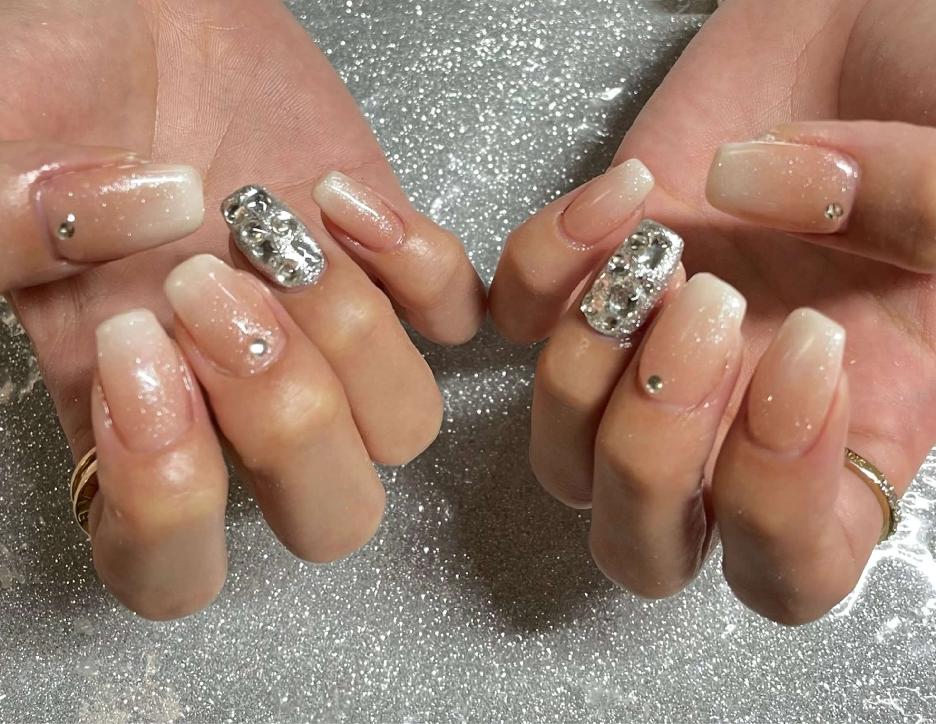 ネイル ハンドネイル VIERU 🌈🎀💖のネイルデザイン