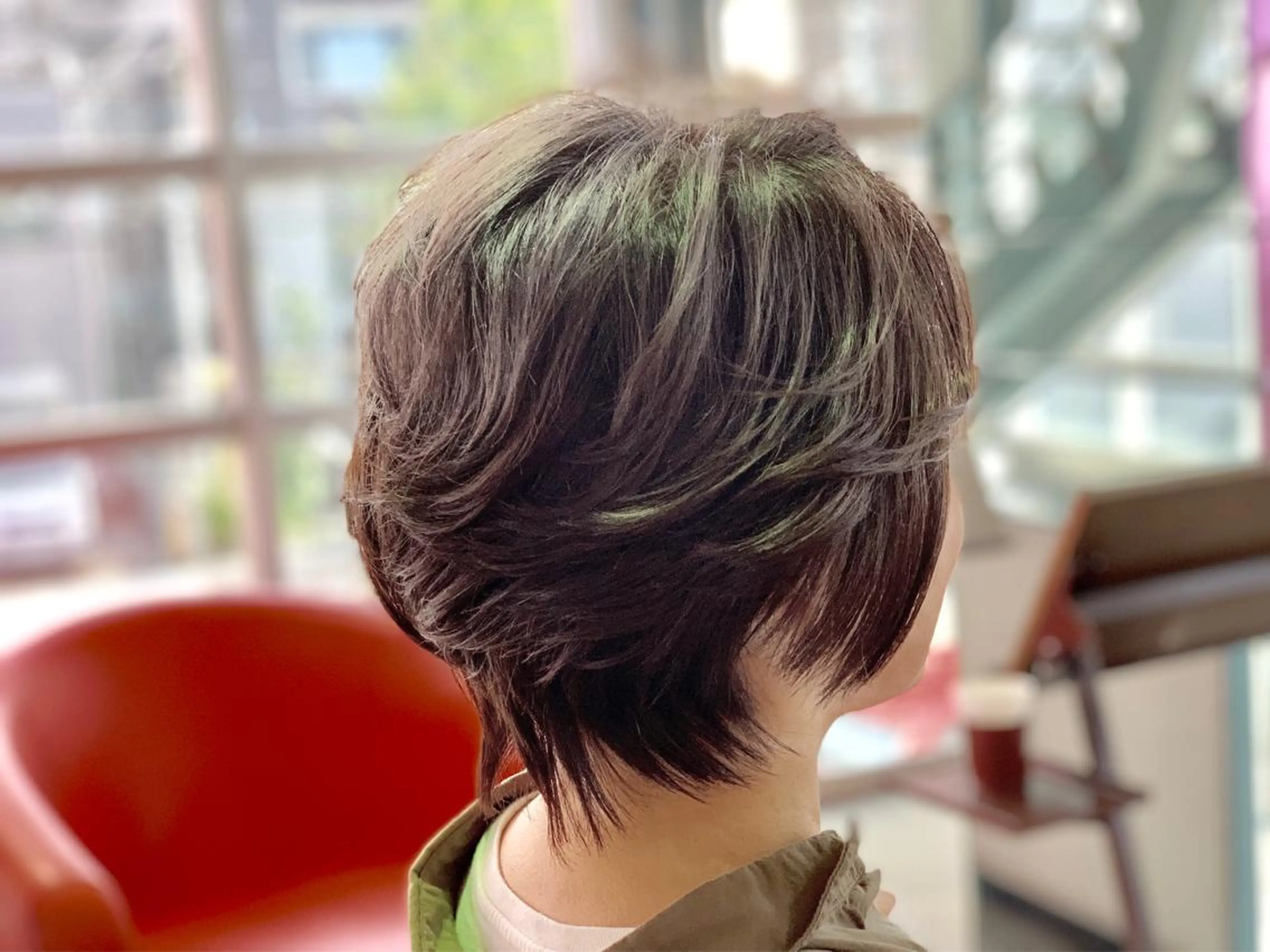 ショート カラー hoNua. 栄/透明感カラーのヘアスタイル