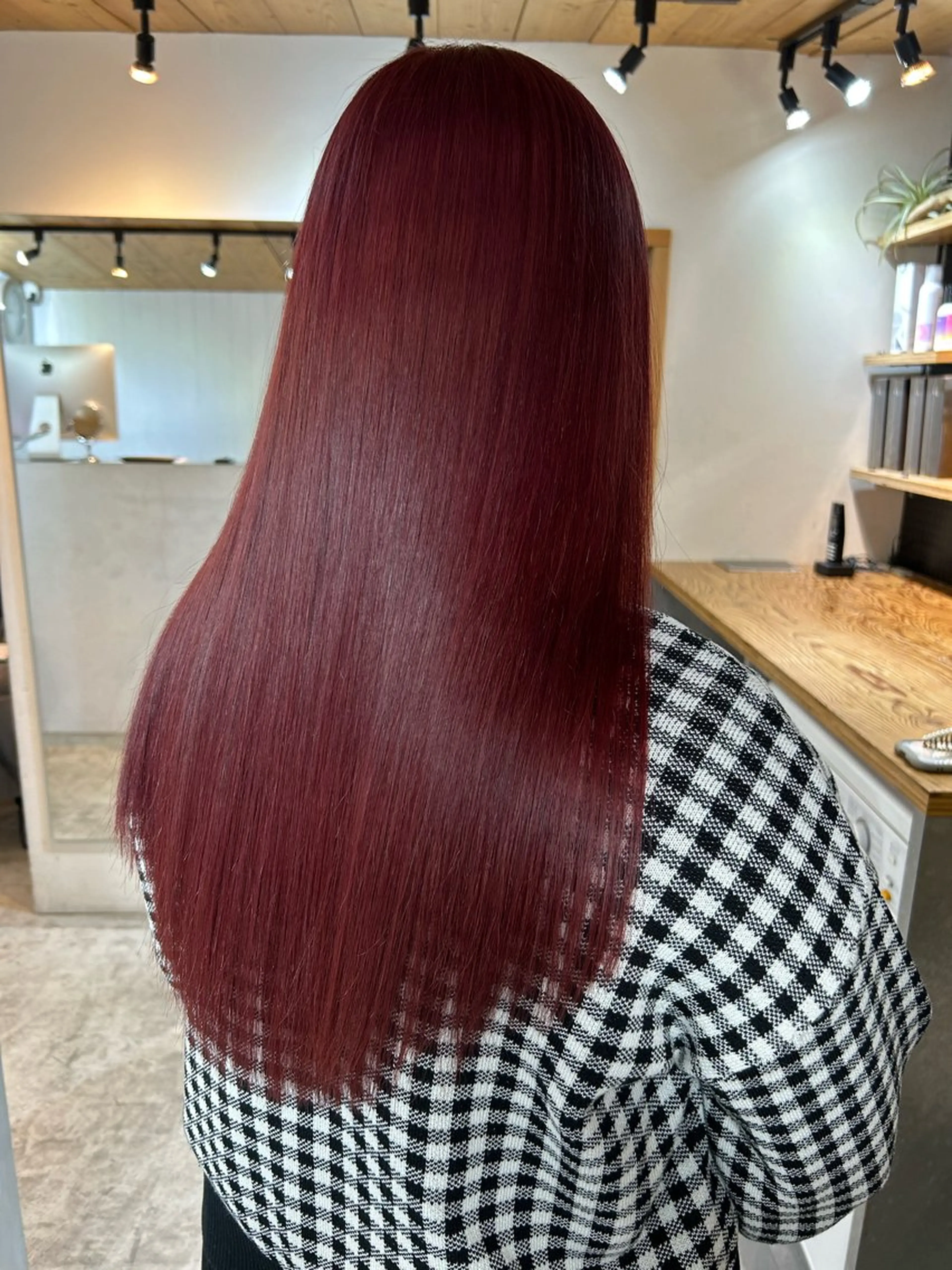 ロング カラー レッドカラー カット ヘアカラー トリートメント 🧸艶々韓国ヘア 🧁mizunaのヘアスタイル