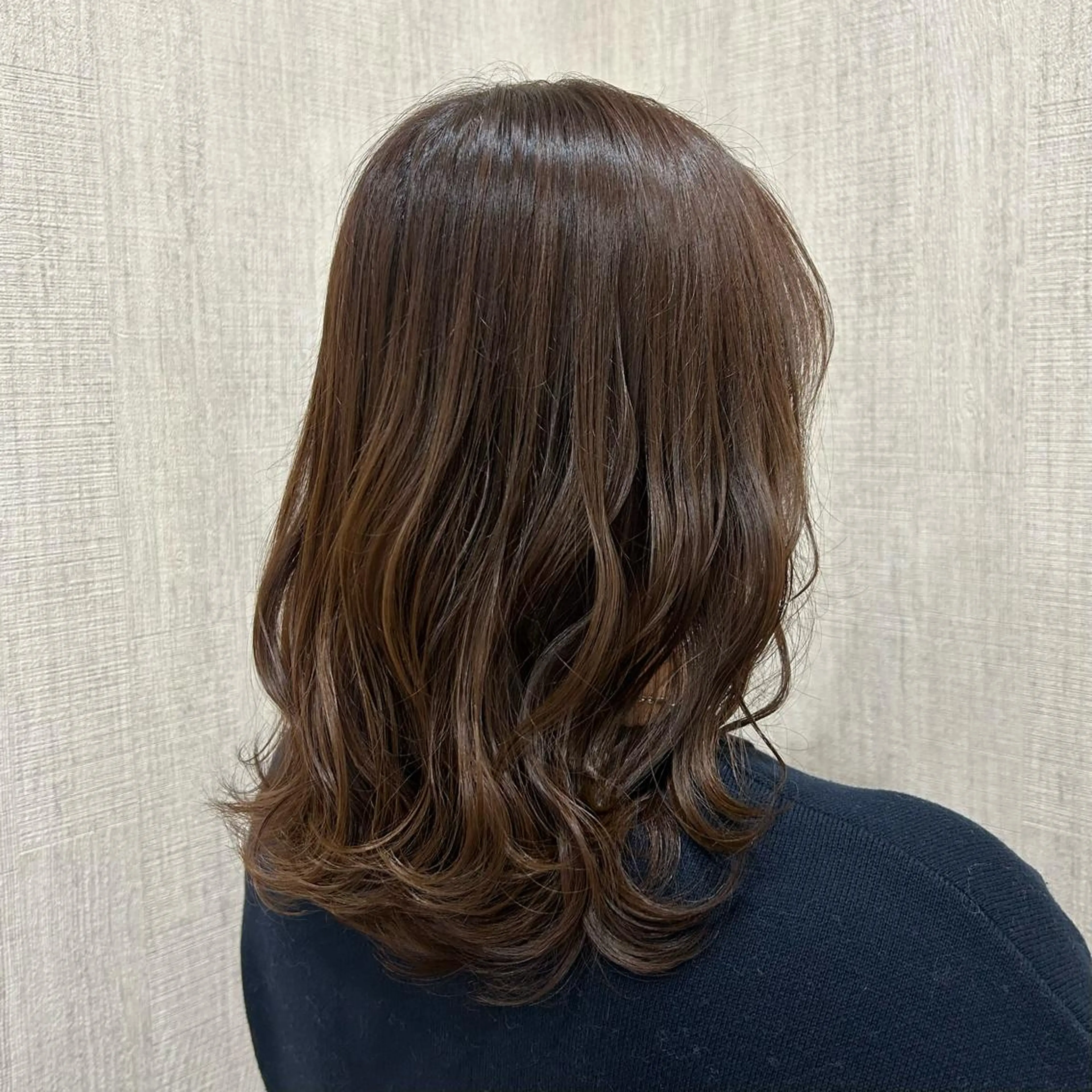 ミディアム カラー ヘアカラー トリートメント 🫧透け感⋆艶髪💎 山口アヤカのヘアスタイル