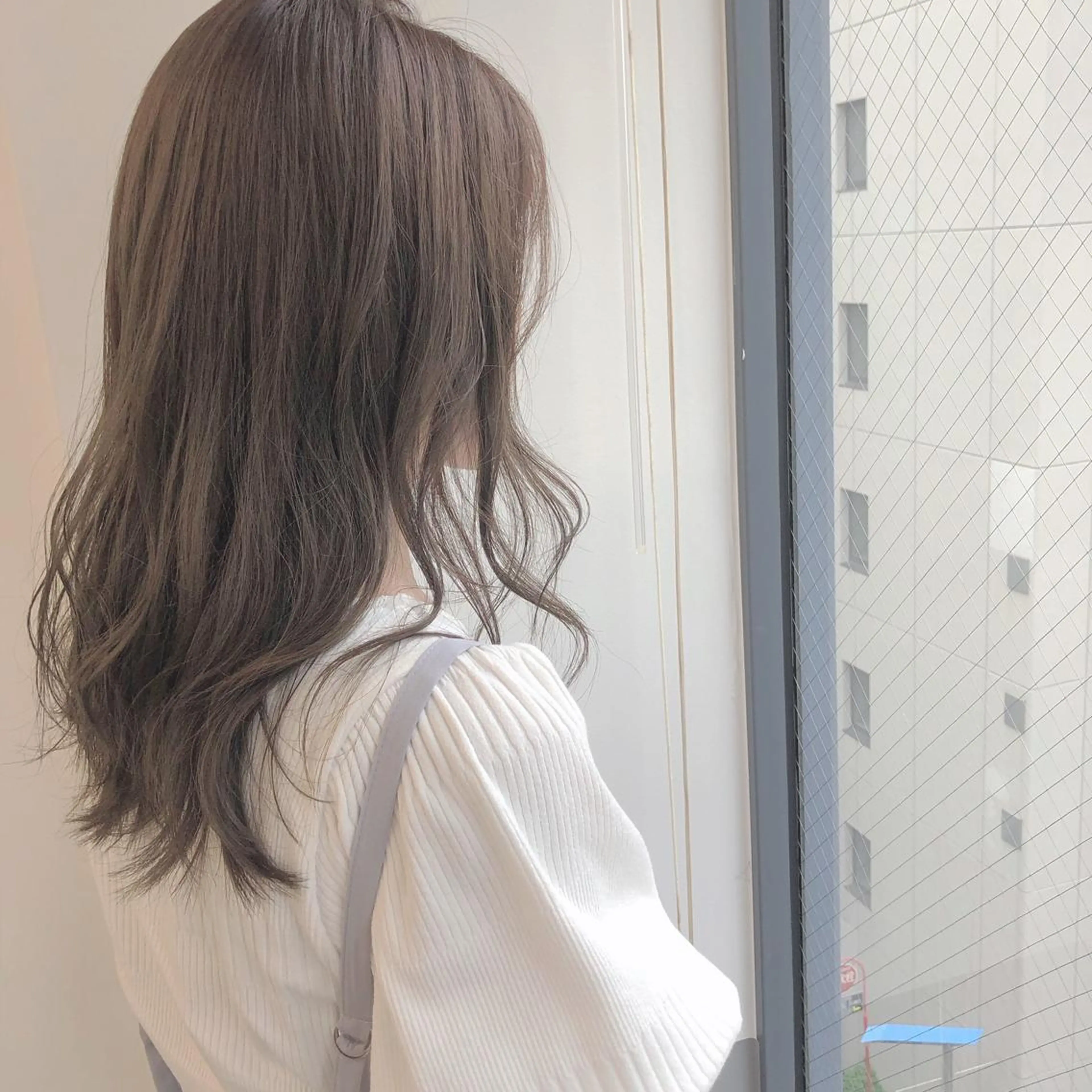 セミロング カラー グレージュ ミルクティーグレージュ デザインカラー/ 火ノ見🪡のヘアスタイル