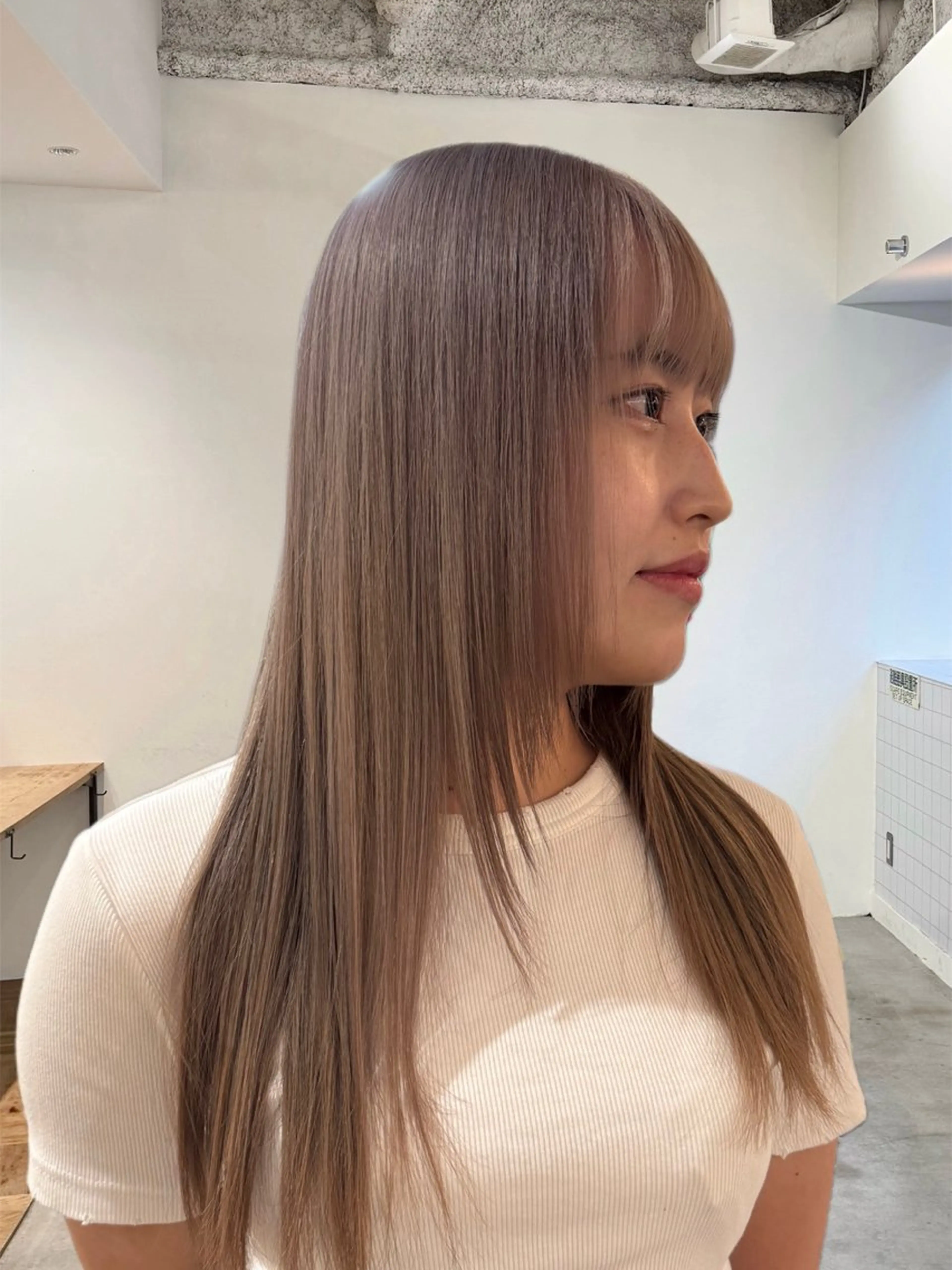 ロング カラー maruquee de mashu所属・モモコ/ブリーチ/ ミルクティカラーのヘアスタイル