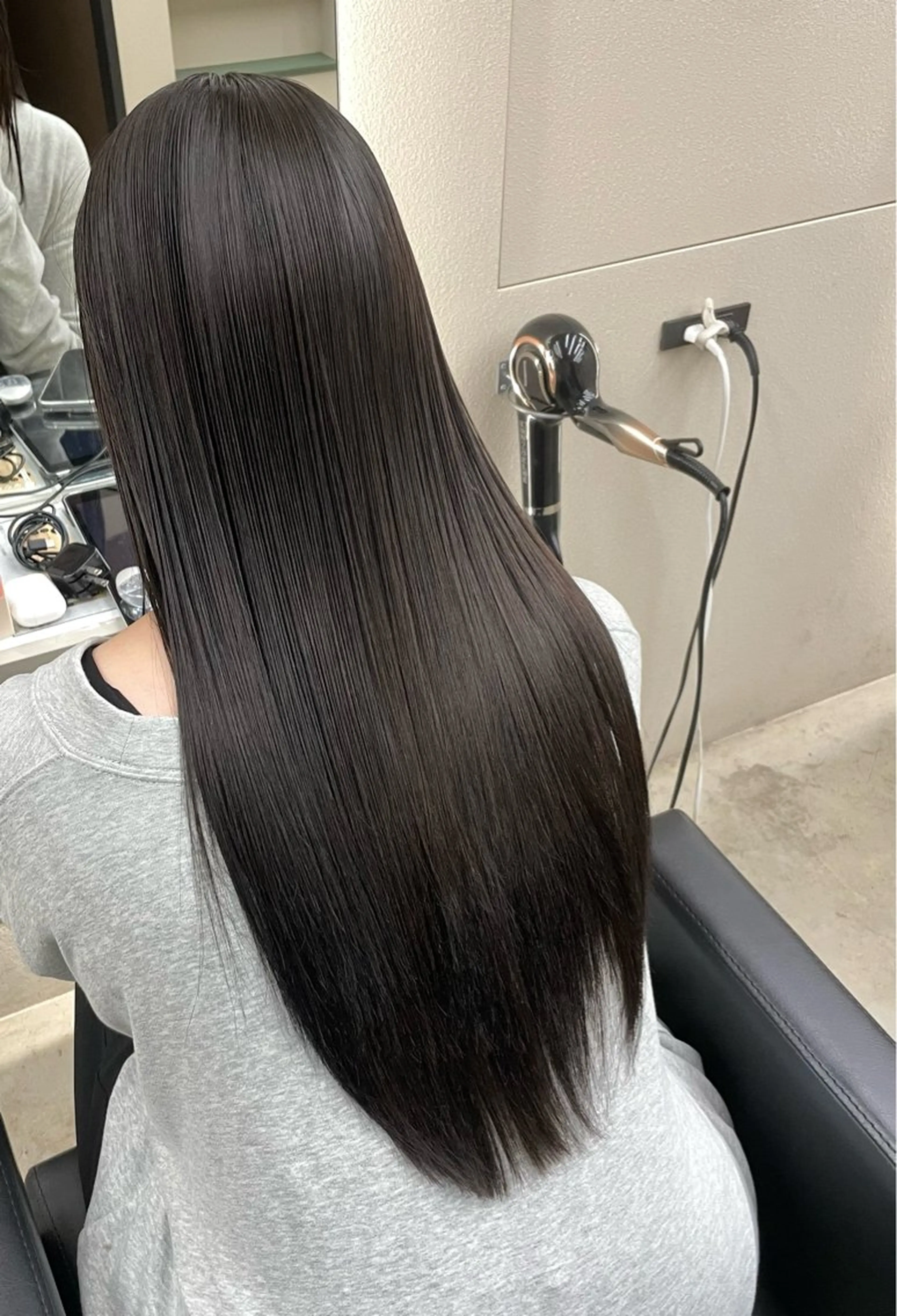 ロング カラー アッシュ アッシュブラウン ブラウンカラー RONND メイのヘアスタイル