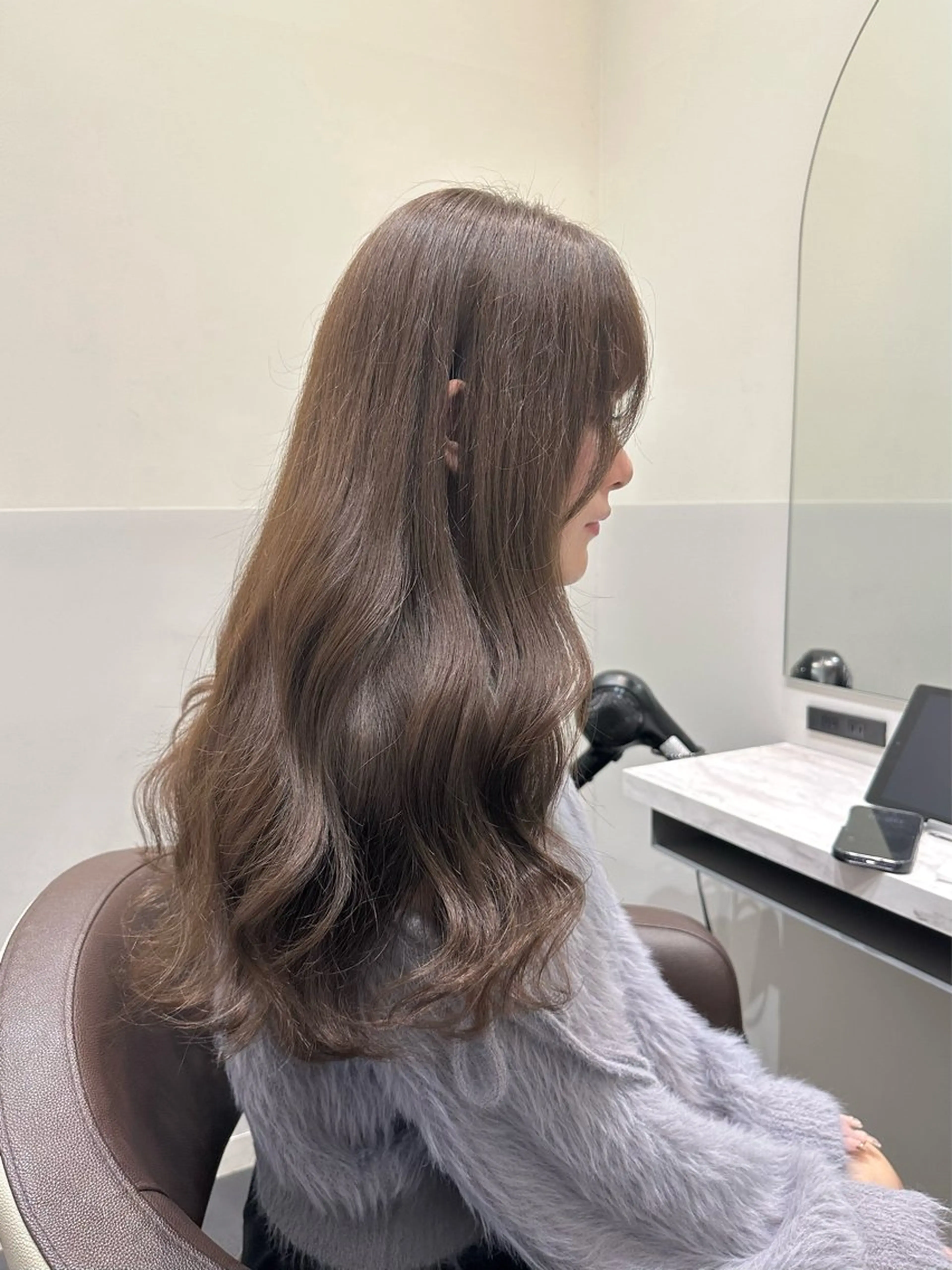 ロング カラー ベージュカラー ブリーチ ブリーチなしカラー カット ヘアカラー トリートメント LUMO所属・矢野 晃平のヘアスタイル
