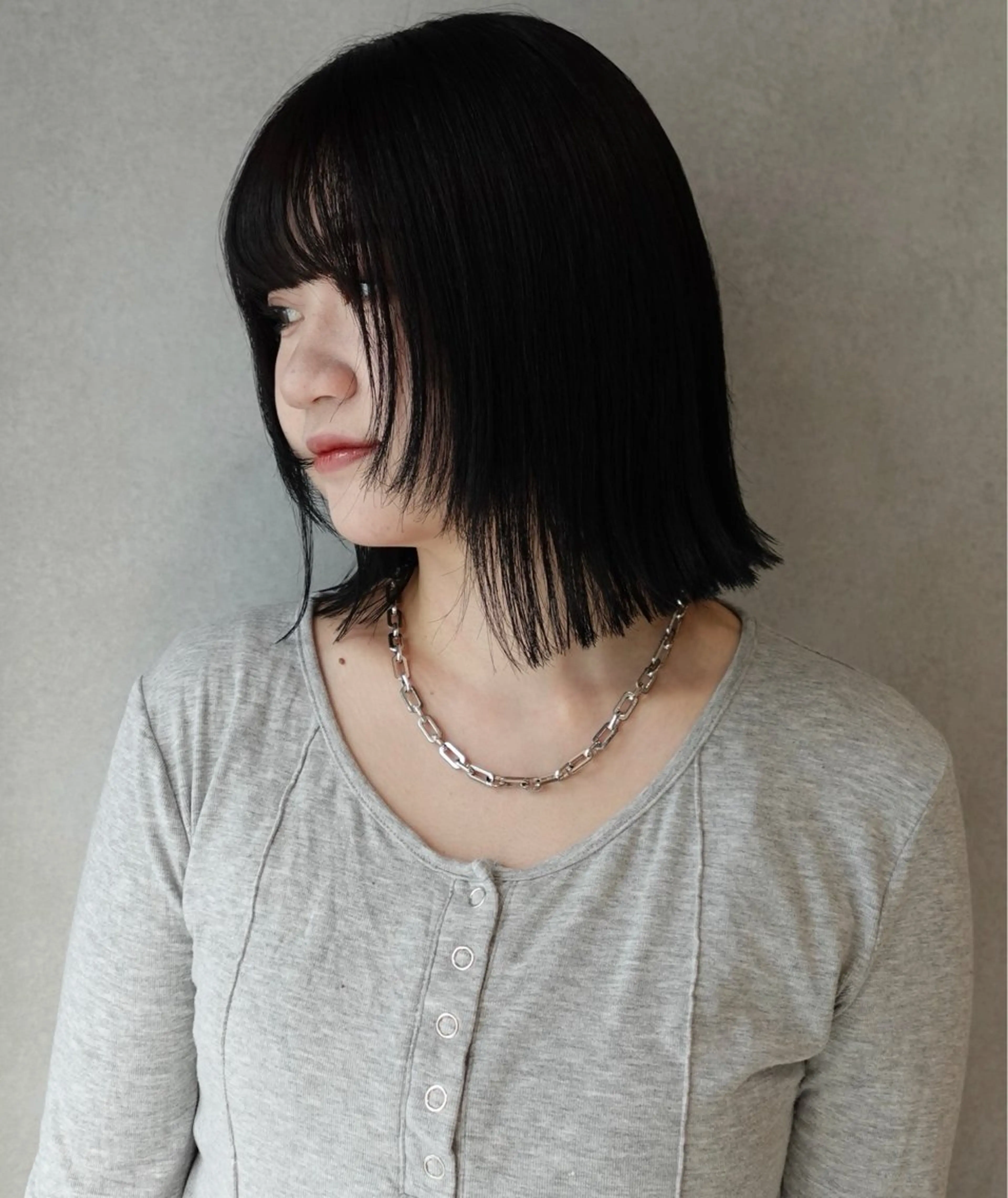 ミディアム 顔周りカット カット yumemiレイヤー ‎✴︎ 透明感カラーのヘアスタイル