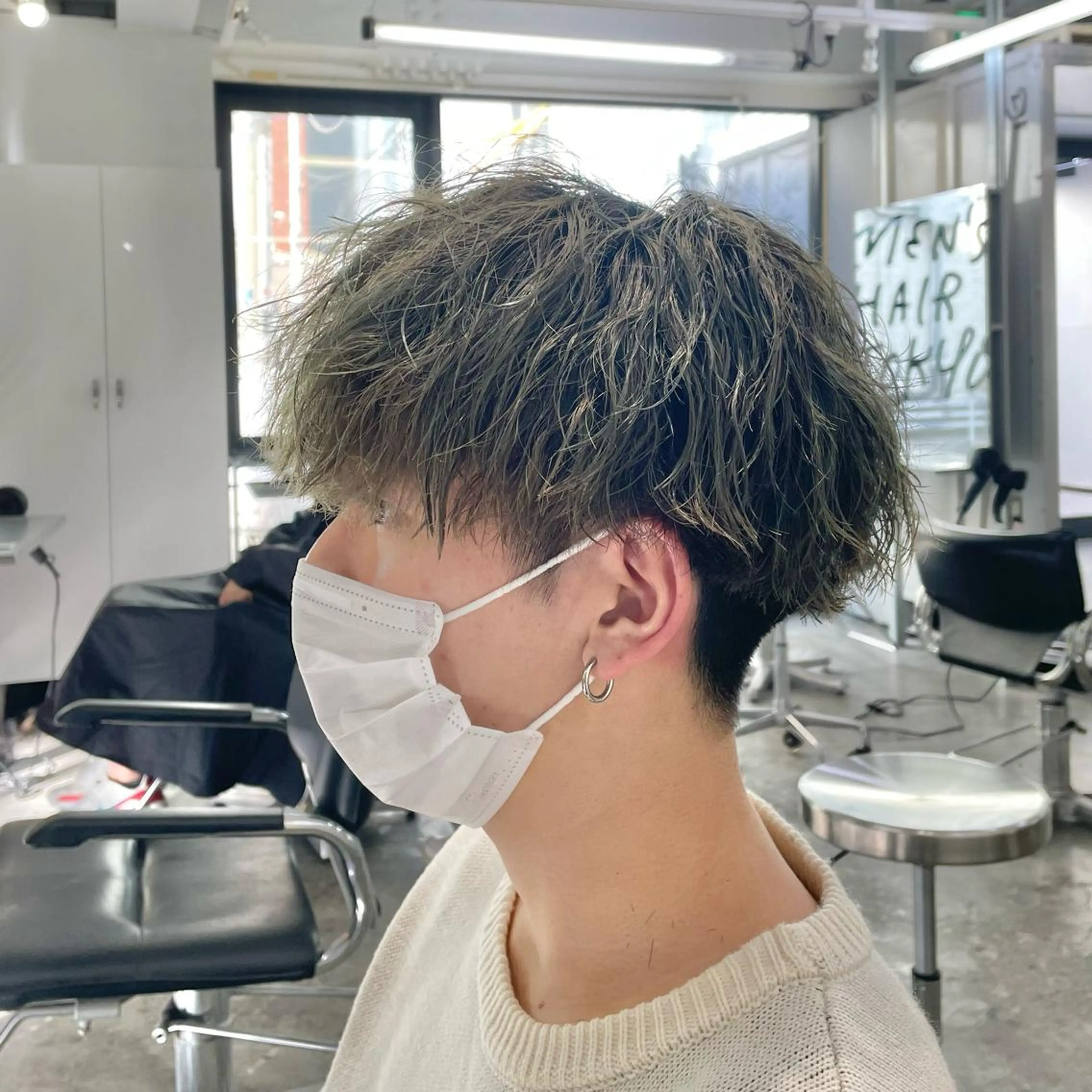 ショート カラー パーマ メンズ メンズブリーチ メンズパーマ ブリーチ カット ヘアカラー パーマ メンズ特化美容師/ 藤戸 椋のヘアスタイル