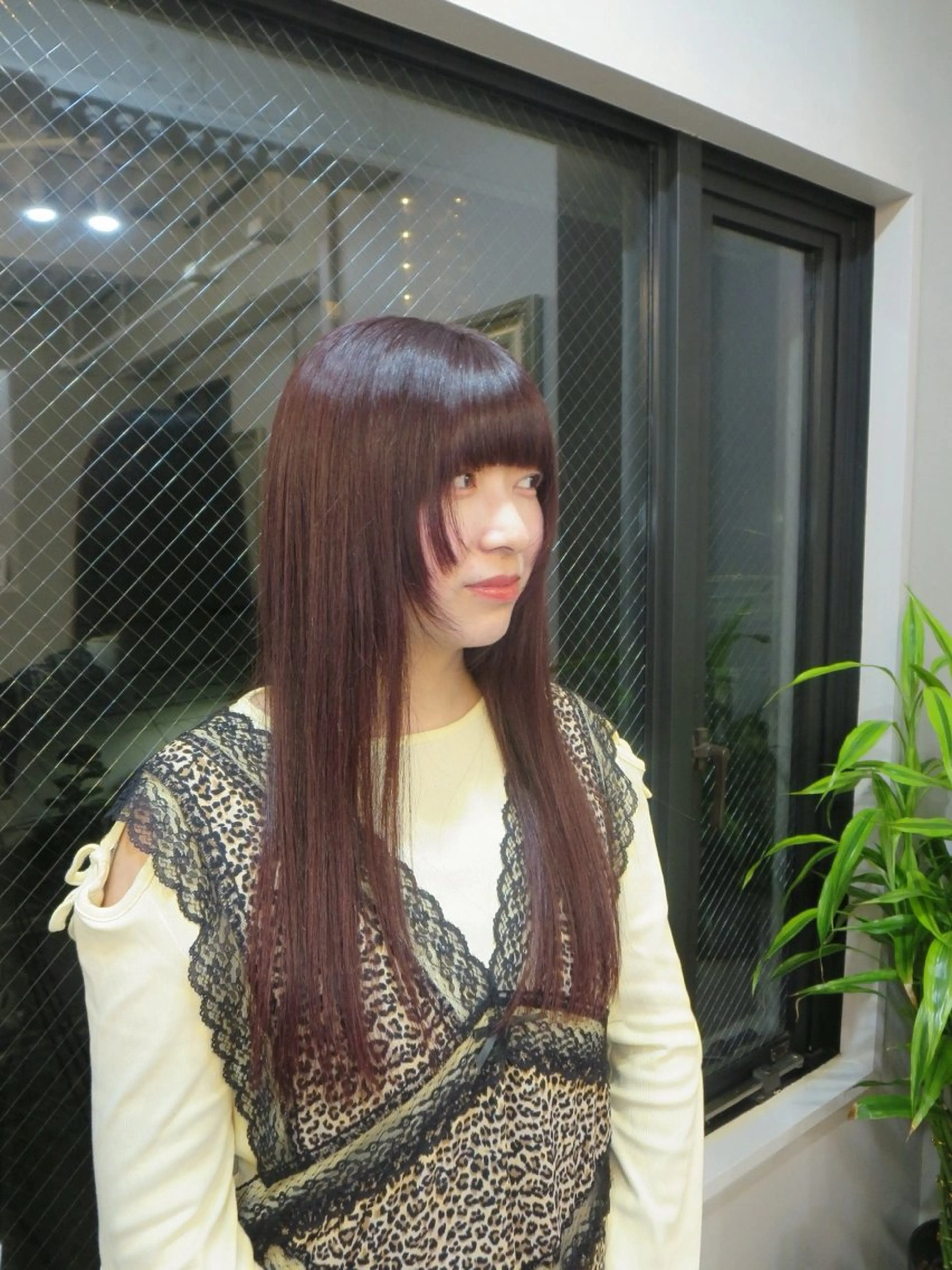 カラー ヒガシ サヨのヘアスタイル