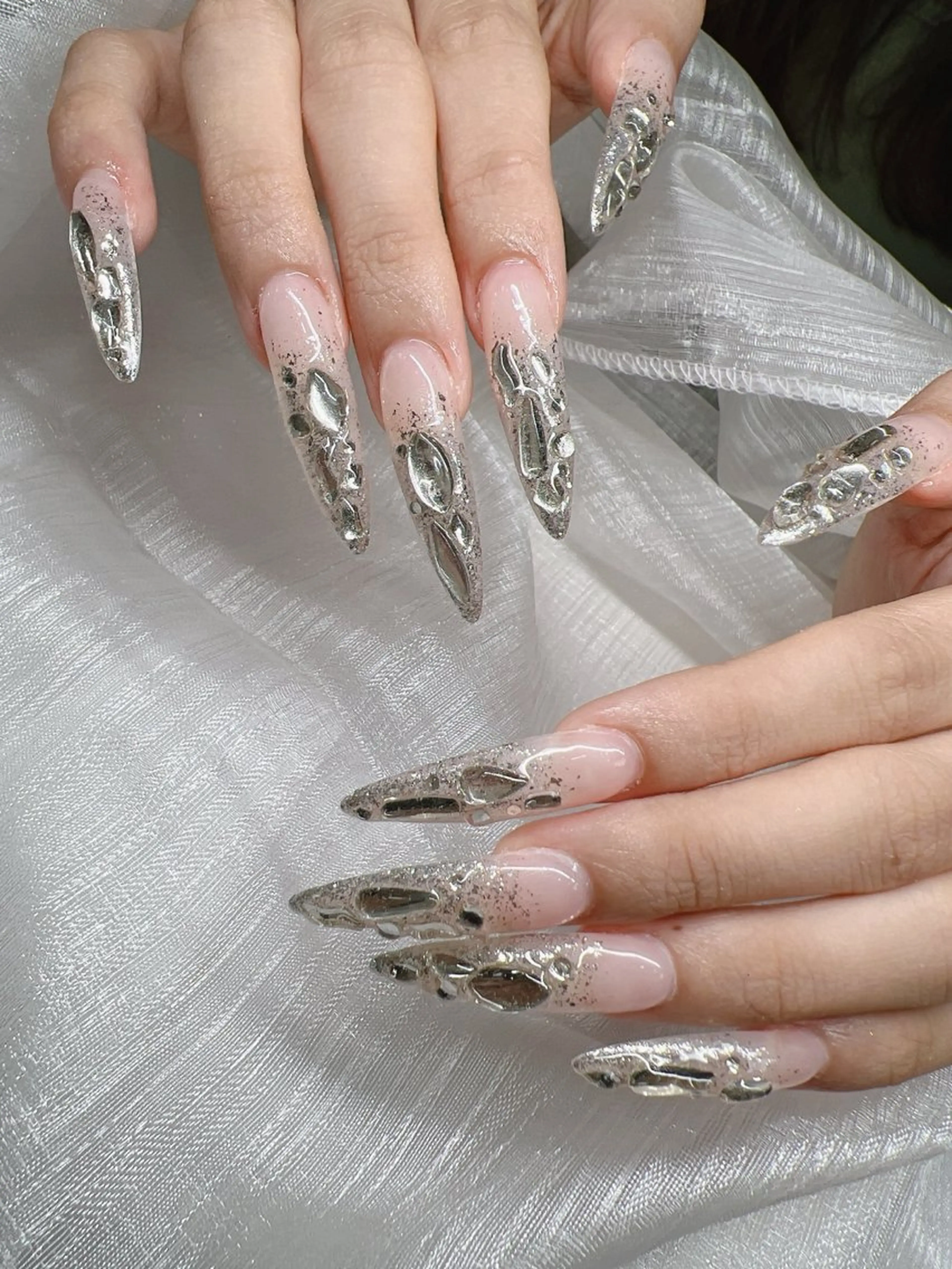 ネイル 長さ出し グラデーション 卒業式 キラキラネイル マグネットネイル ハンドネイル Lee Nailsのネイルデザイン