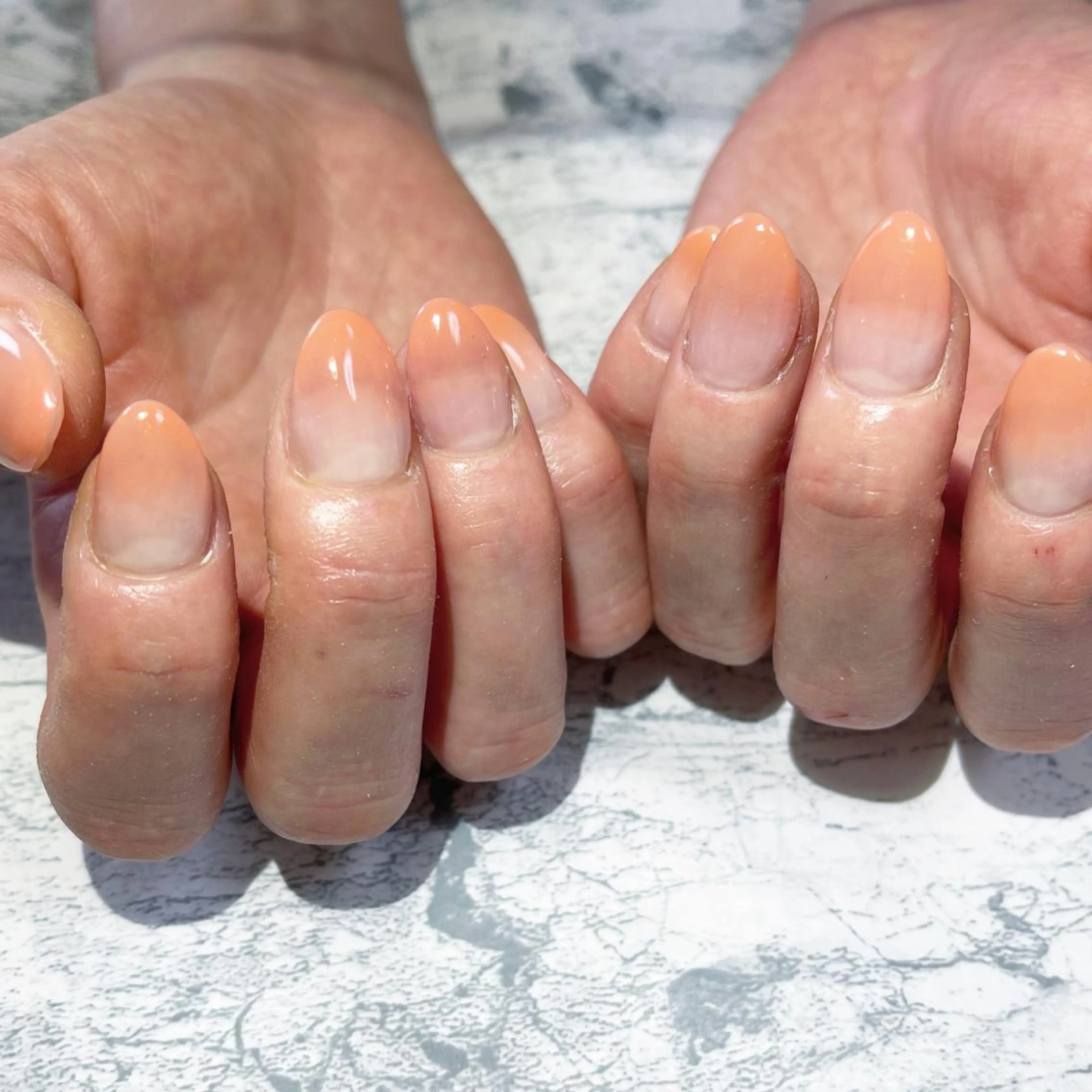 ネイル フットネイル ニュアンスネイル オレンジ シンプルネイル 春ネイル ネイル フフラ所属・nail fufla ♡yamane♡のネイルデザイン