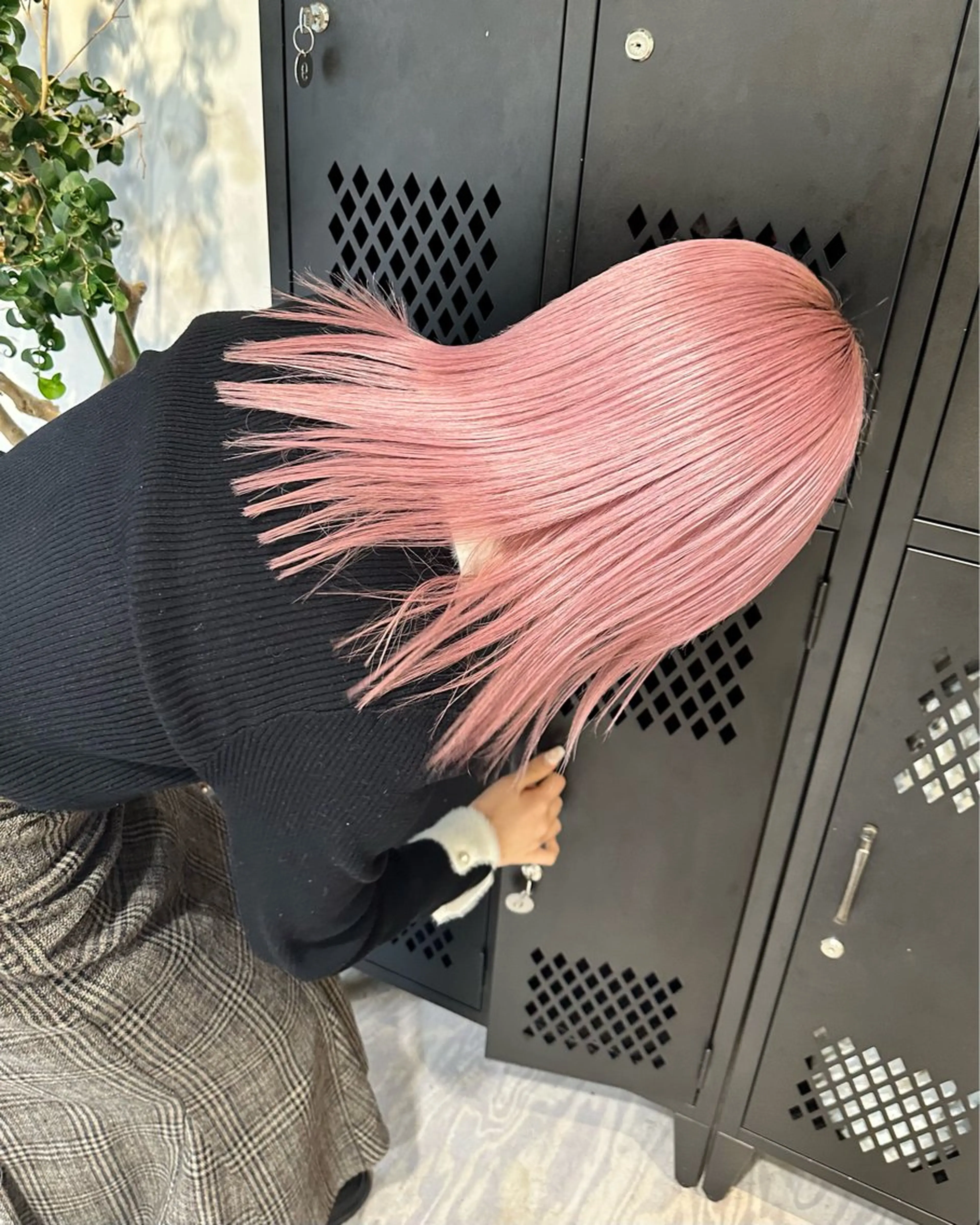 セミロング カラー 抜きっぱなしブロンド ササキカズマのヘアスタイル