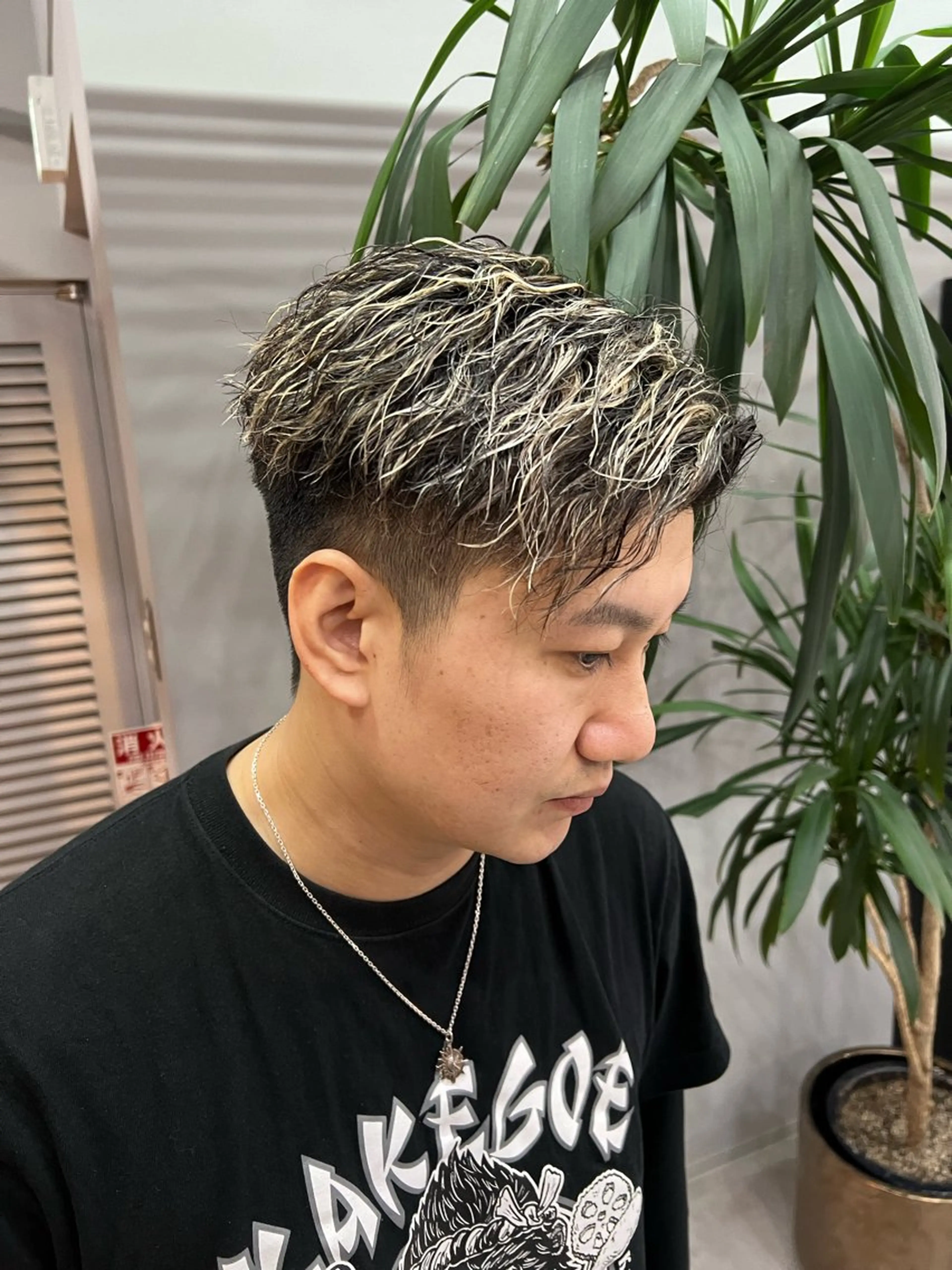 カラー パーマ メンズ カット ヘアカラー パーマ 金子勇希🔥パーマ 比率90%以上🔥のヘアスタイル