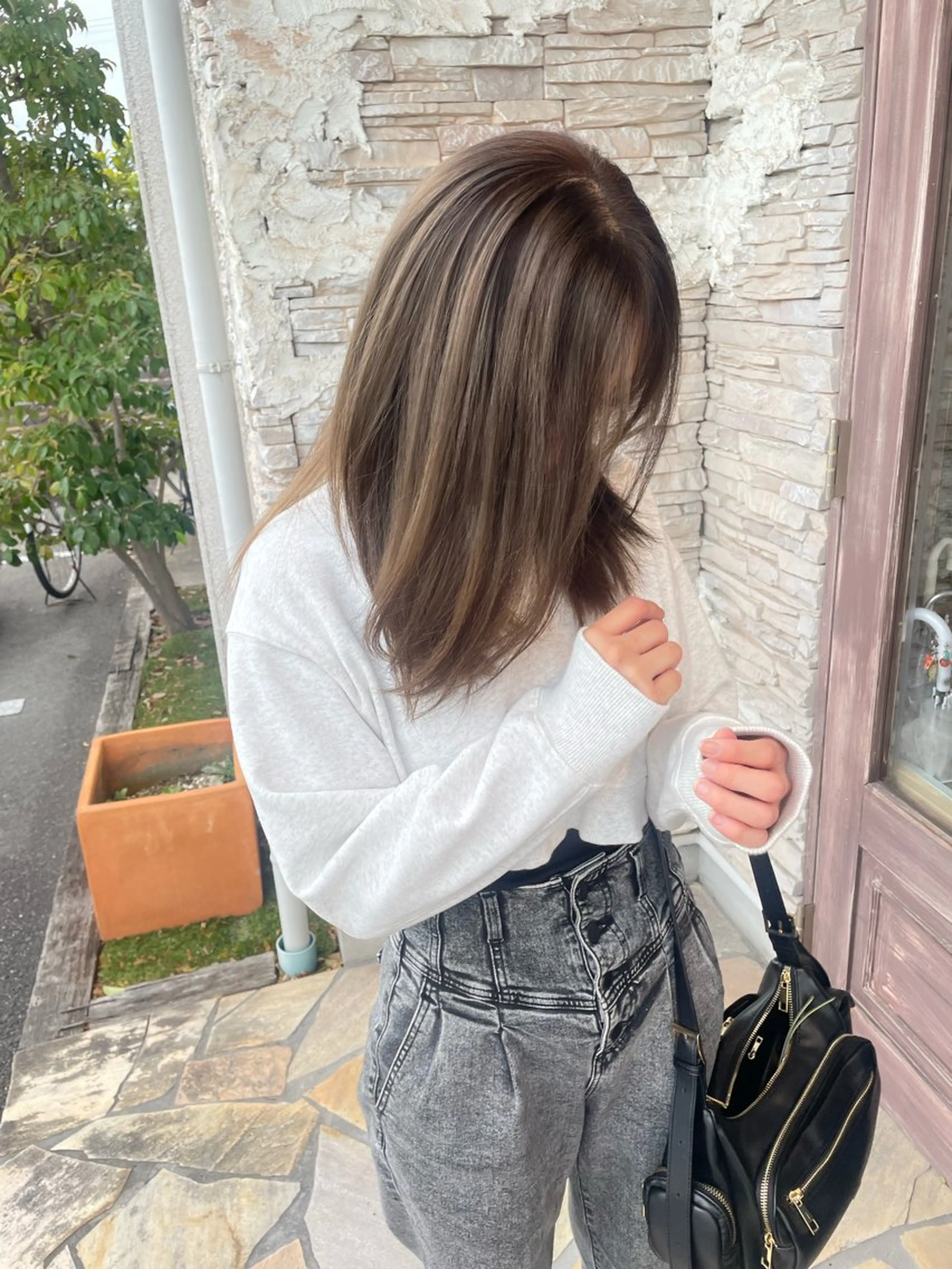 ミディアム 大野 真央のヘアスタイル