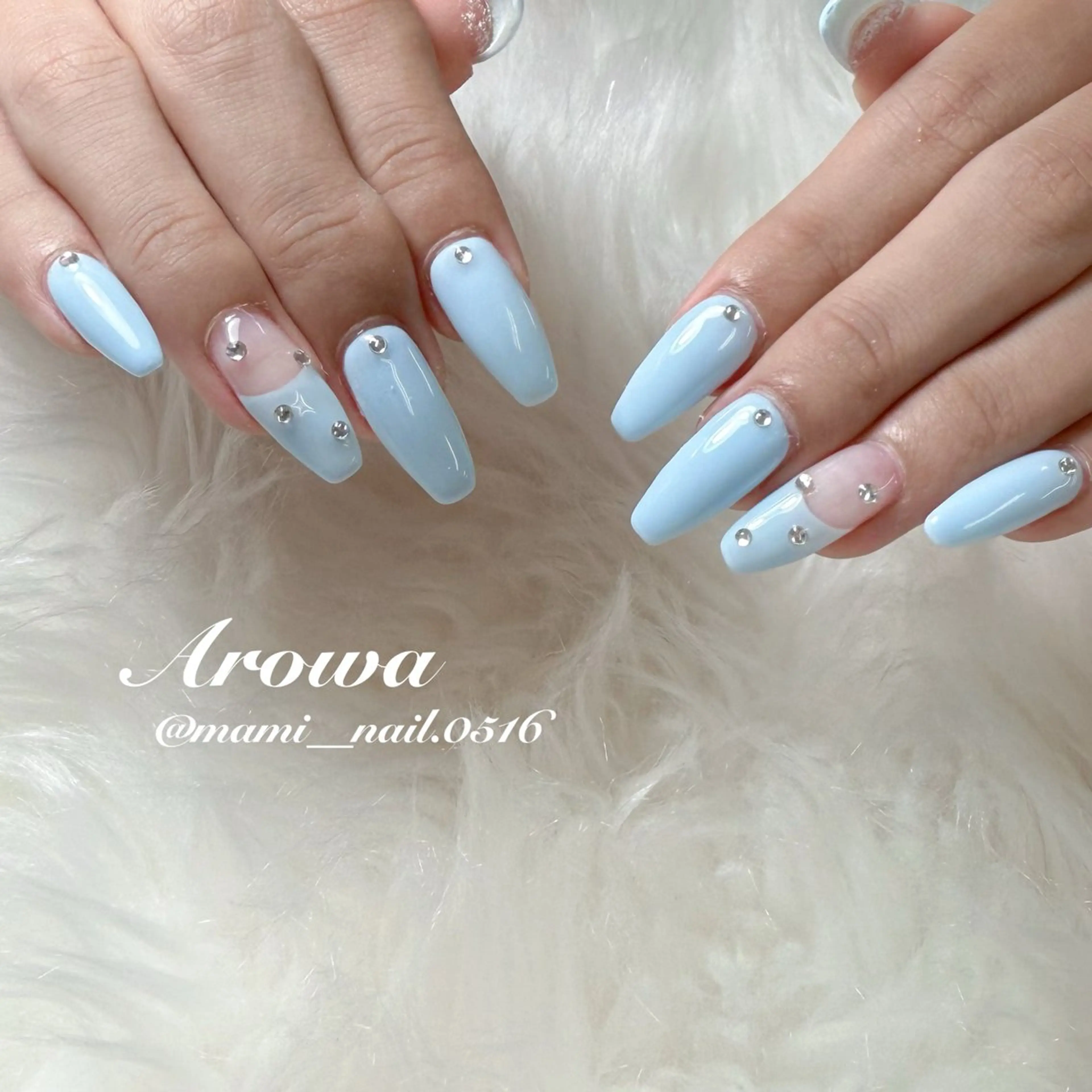 ネイル 水色 シンプルネイル ハンドネイル Arowa まみのネイルデザイン