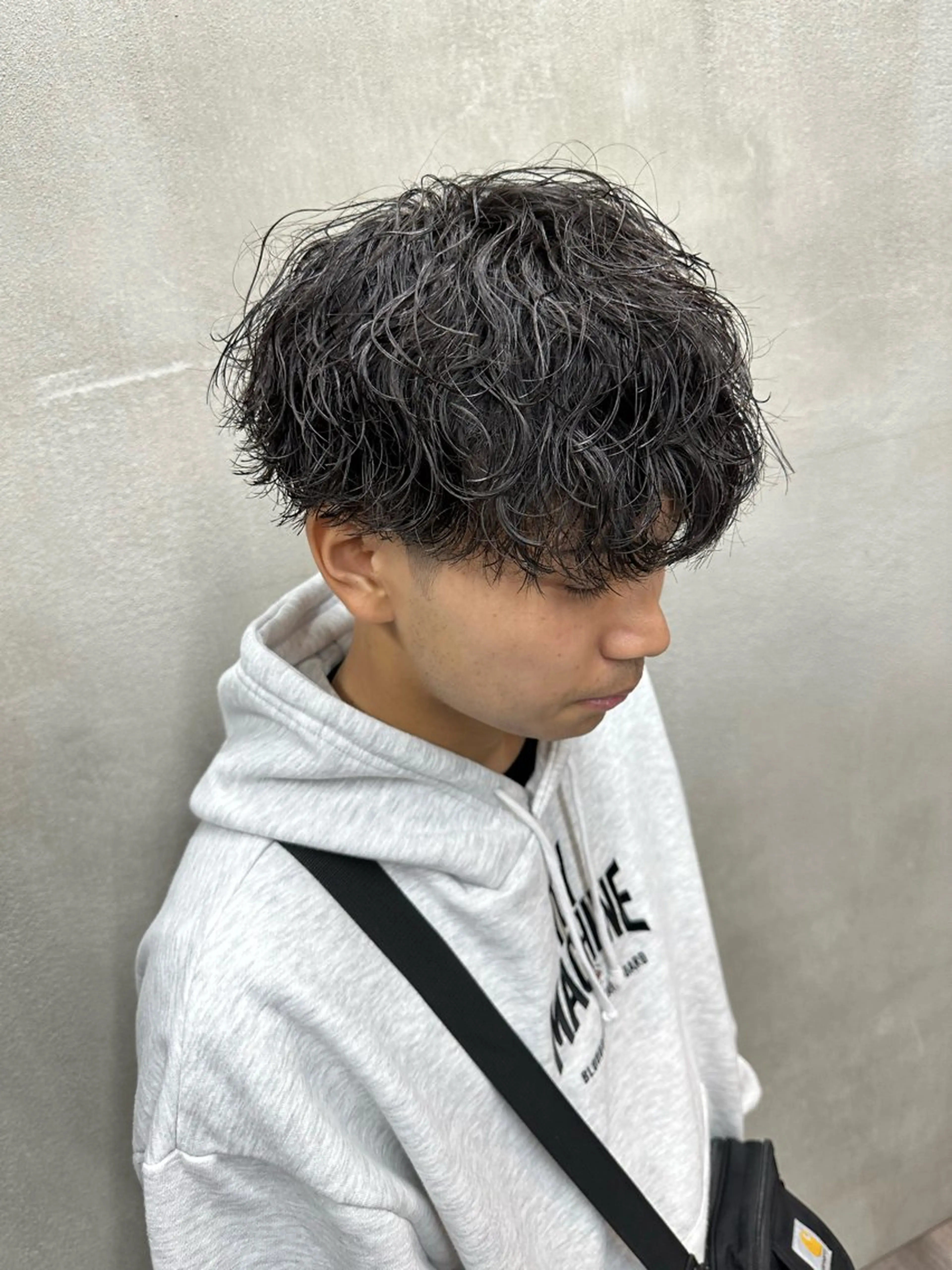 メンズ メンズパーマ 波巻きパーマ DAZZLE hair  H所属・牧野 倭のヘアスタイル