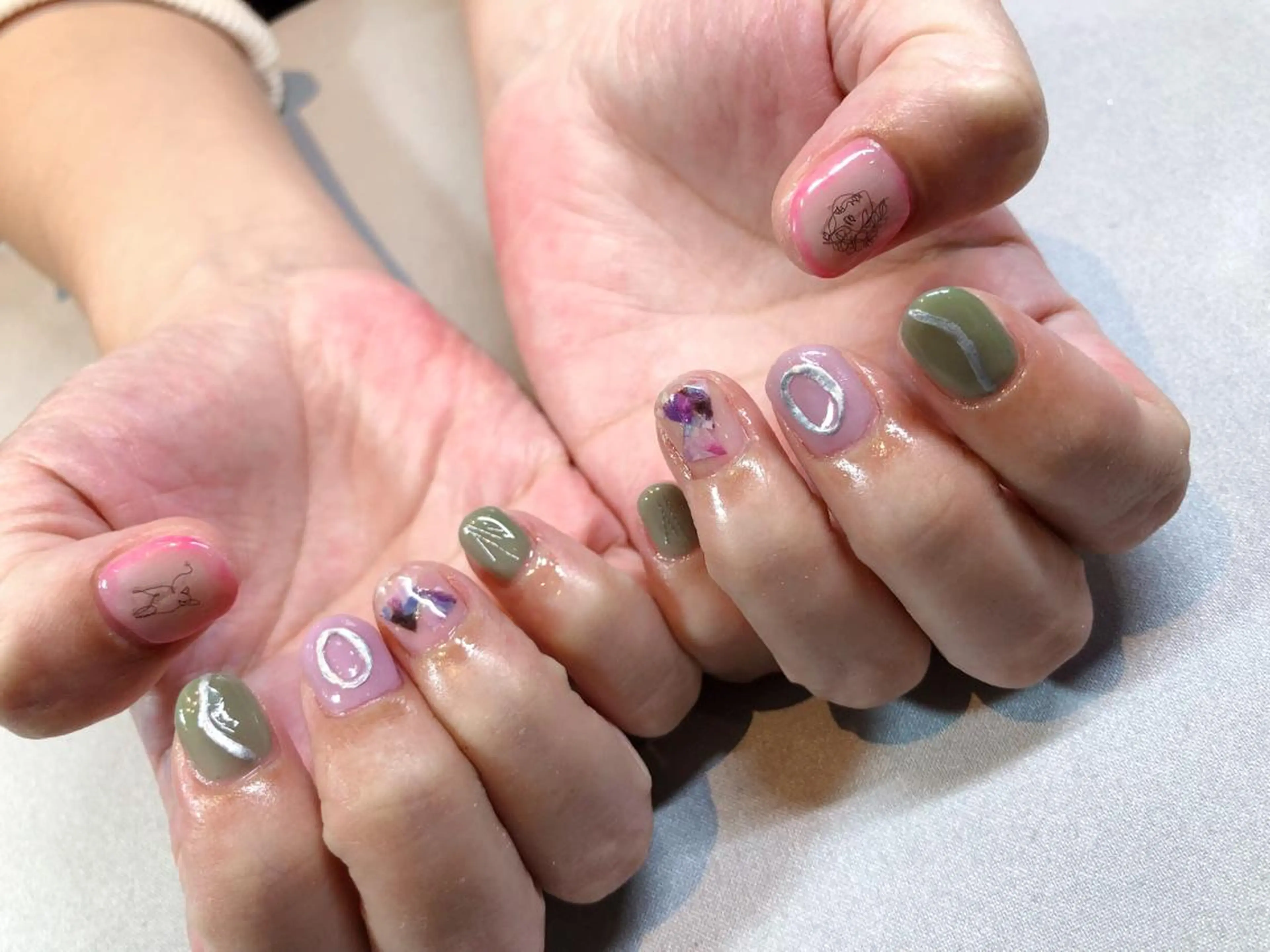 ネイル iiloo aromaworksのネイルデザイン