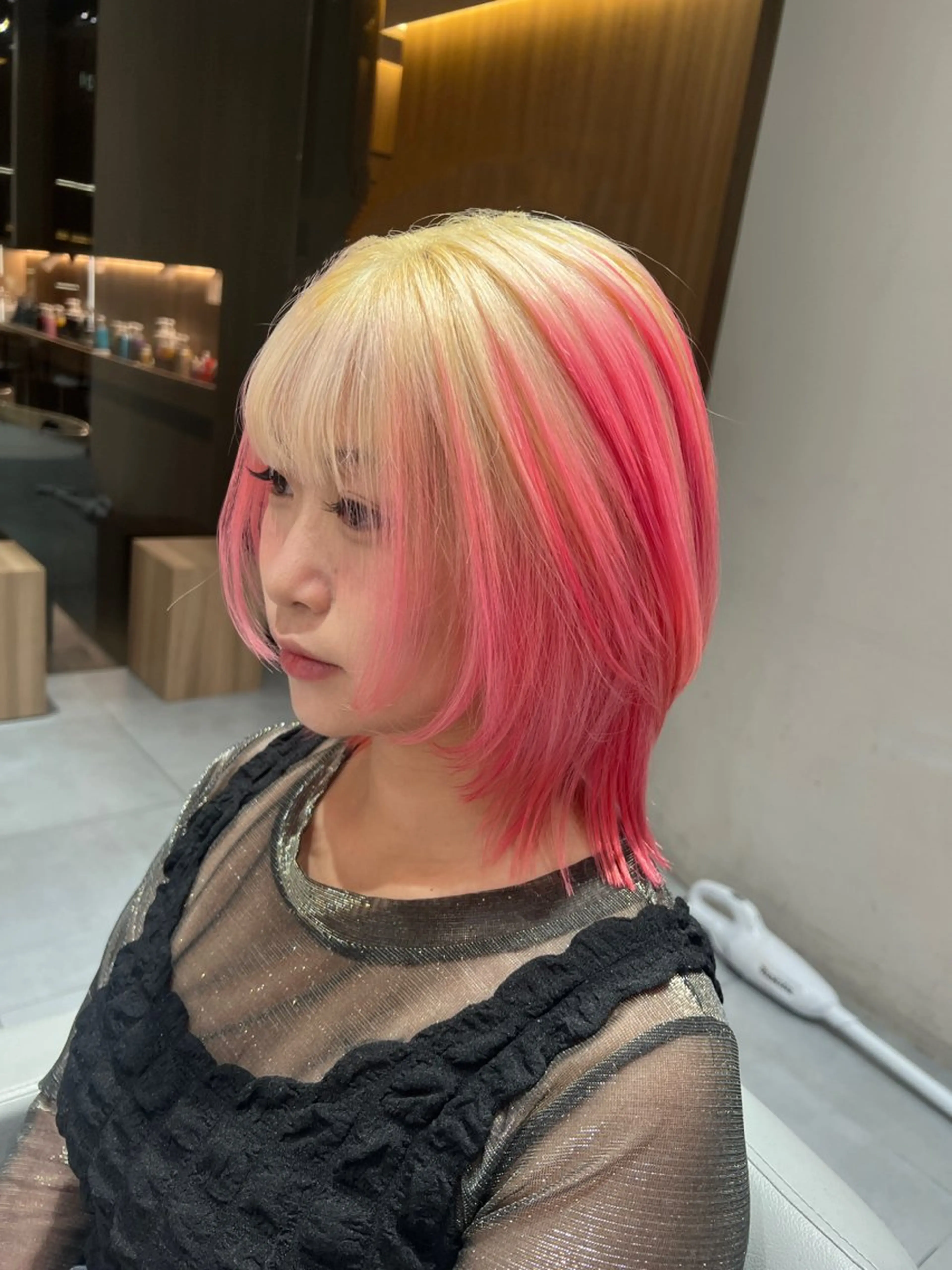 ミディアム カラー ブリーチ デザインカラー ウルフカット kako　ショート ボブのヘアスタイル