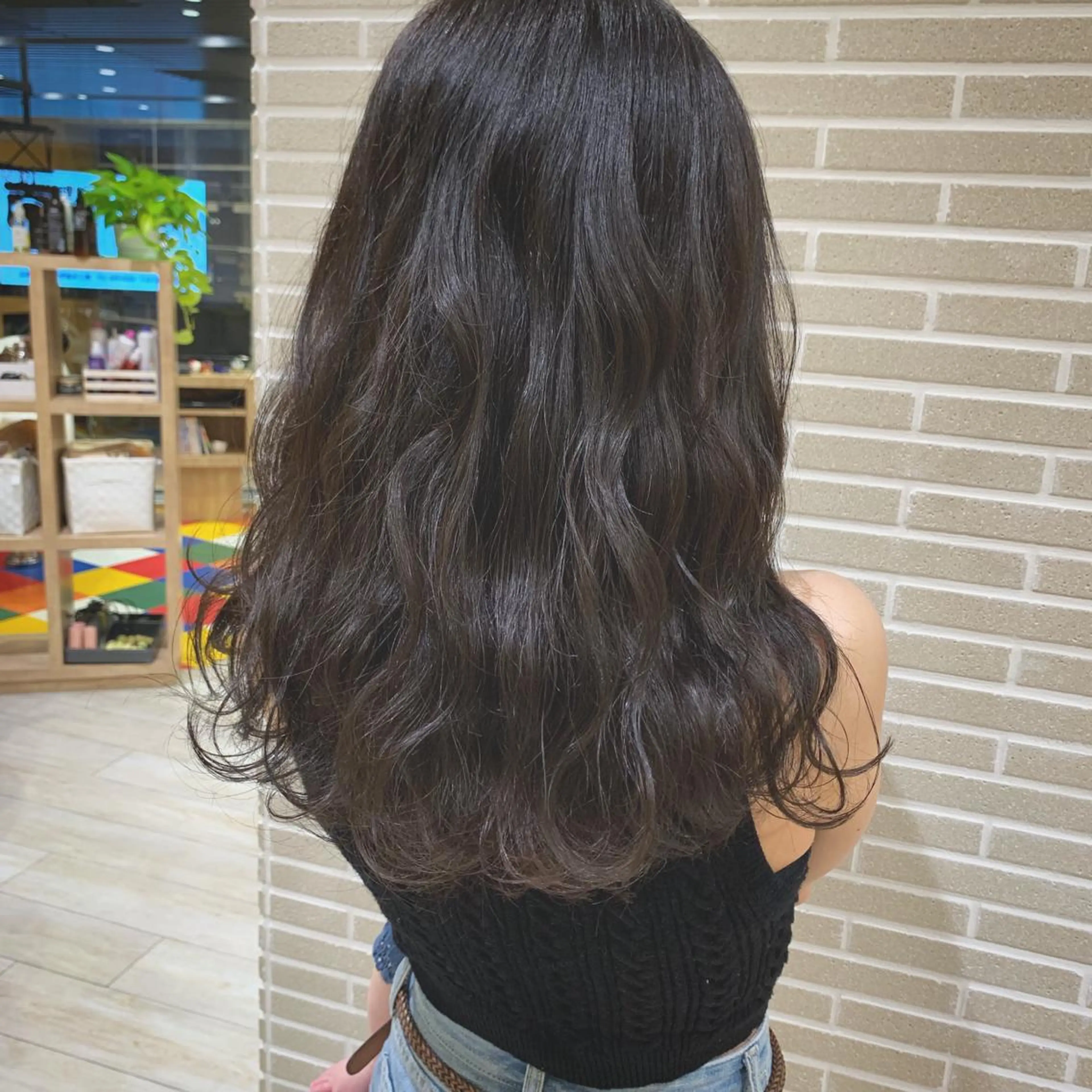 ロング amie三ノ宮所属・潟上 菜摘のヘアスタイル