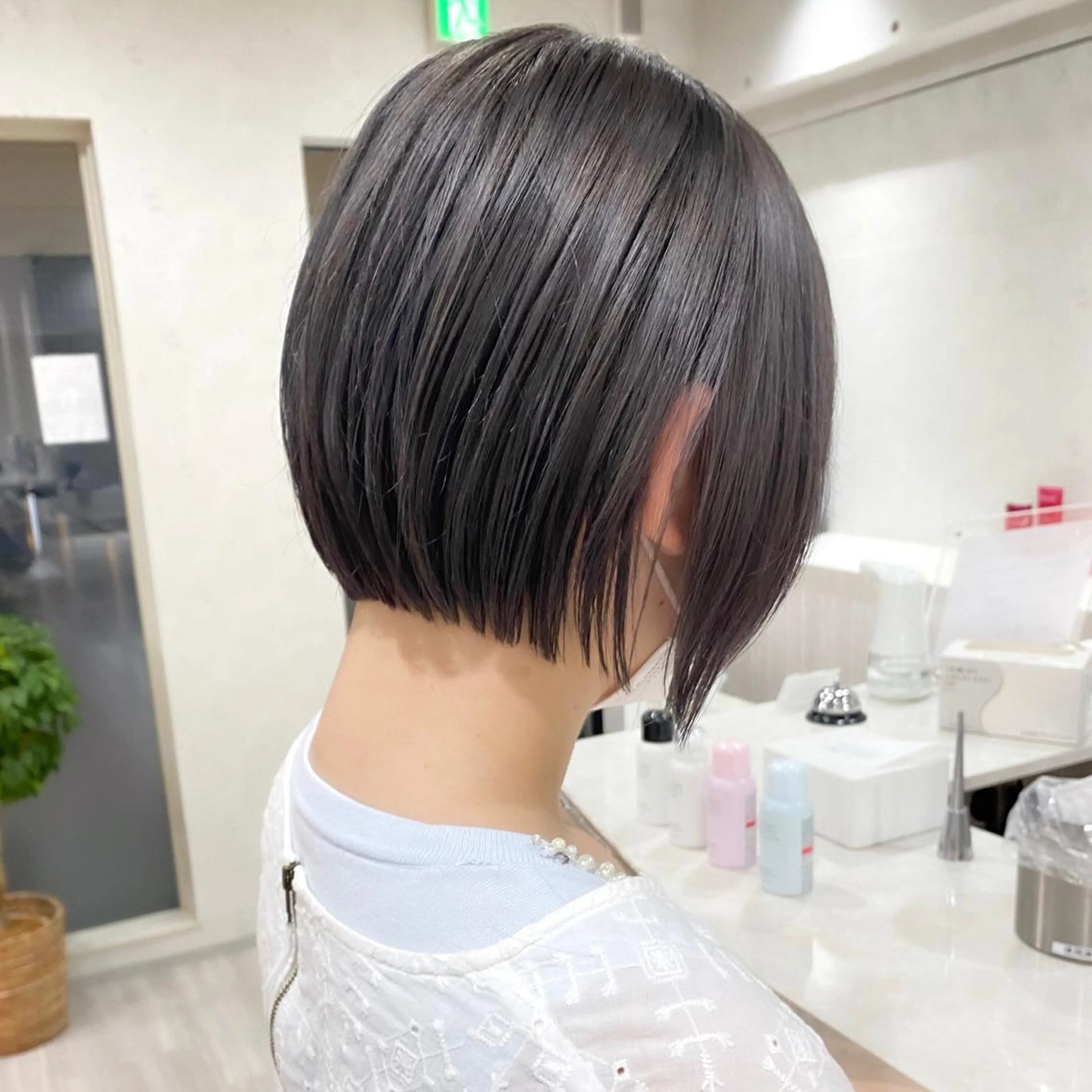 ショート カラー ブリーチ 透明感カラー ボブ カットと縮毛矯正の匠 【こだま】のヘアスタイル