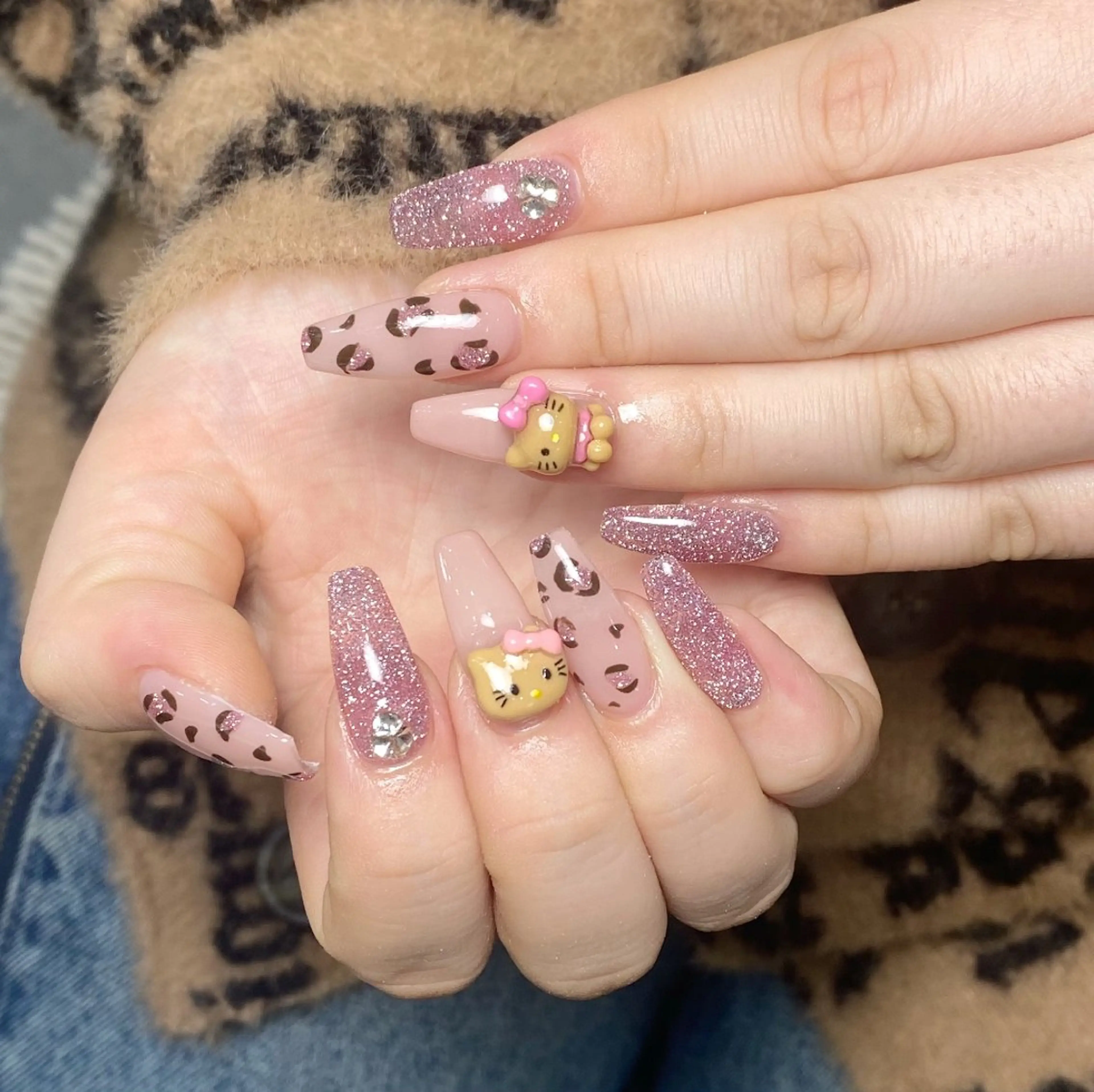 ネイル チークネイル フレンチネイル ジェルネイル ガラスフレンチ キラキラネイル ハンドネイル UM Nail Salonのネイルデザイン