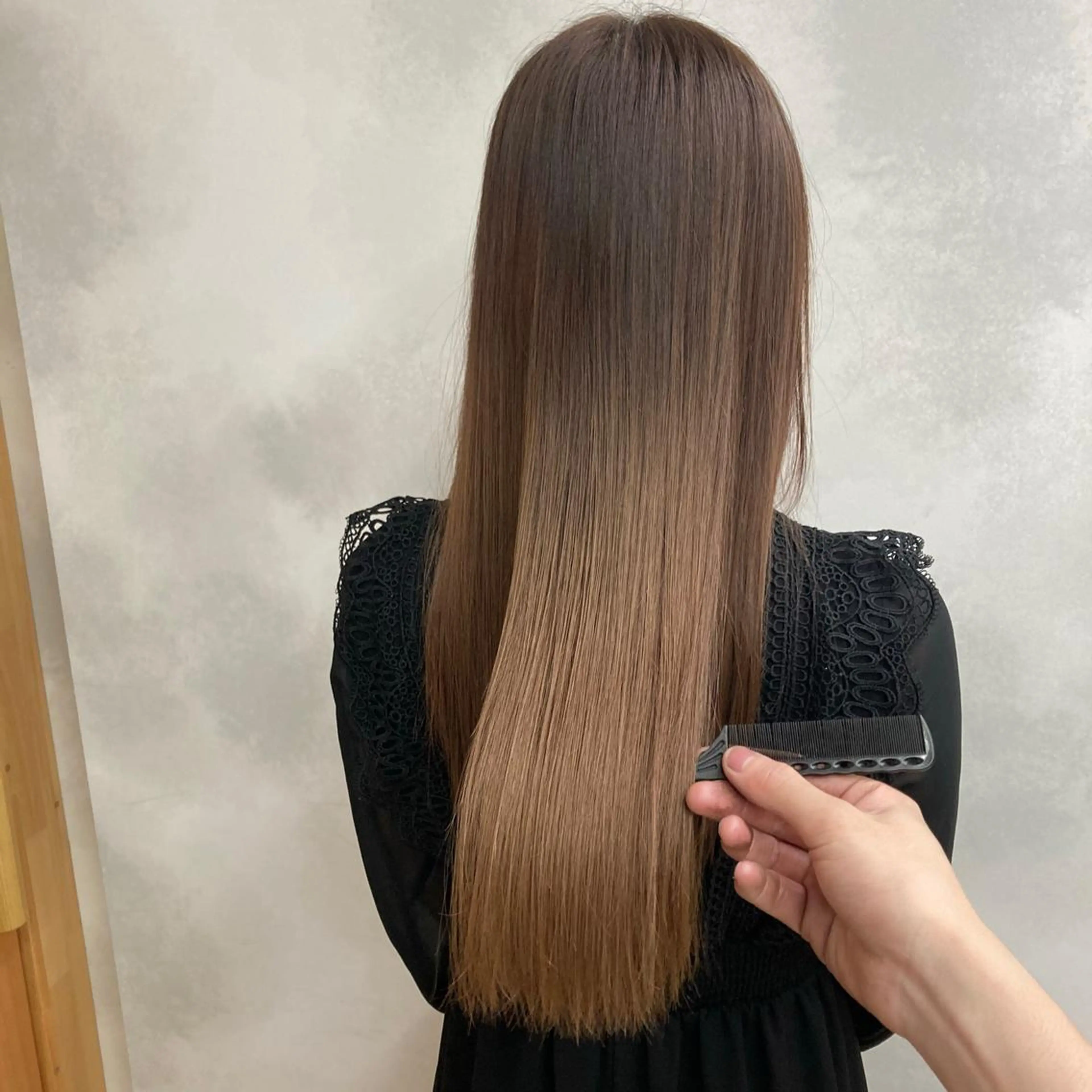 ロング 白髪ぼかし　似合わせ 黒須　雄哉のヘアスタイル
