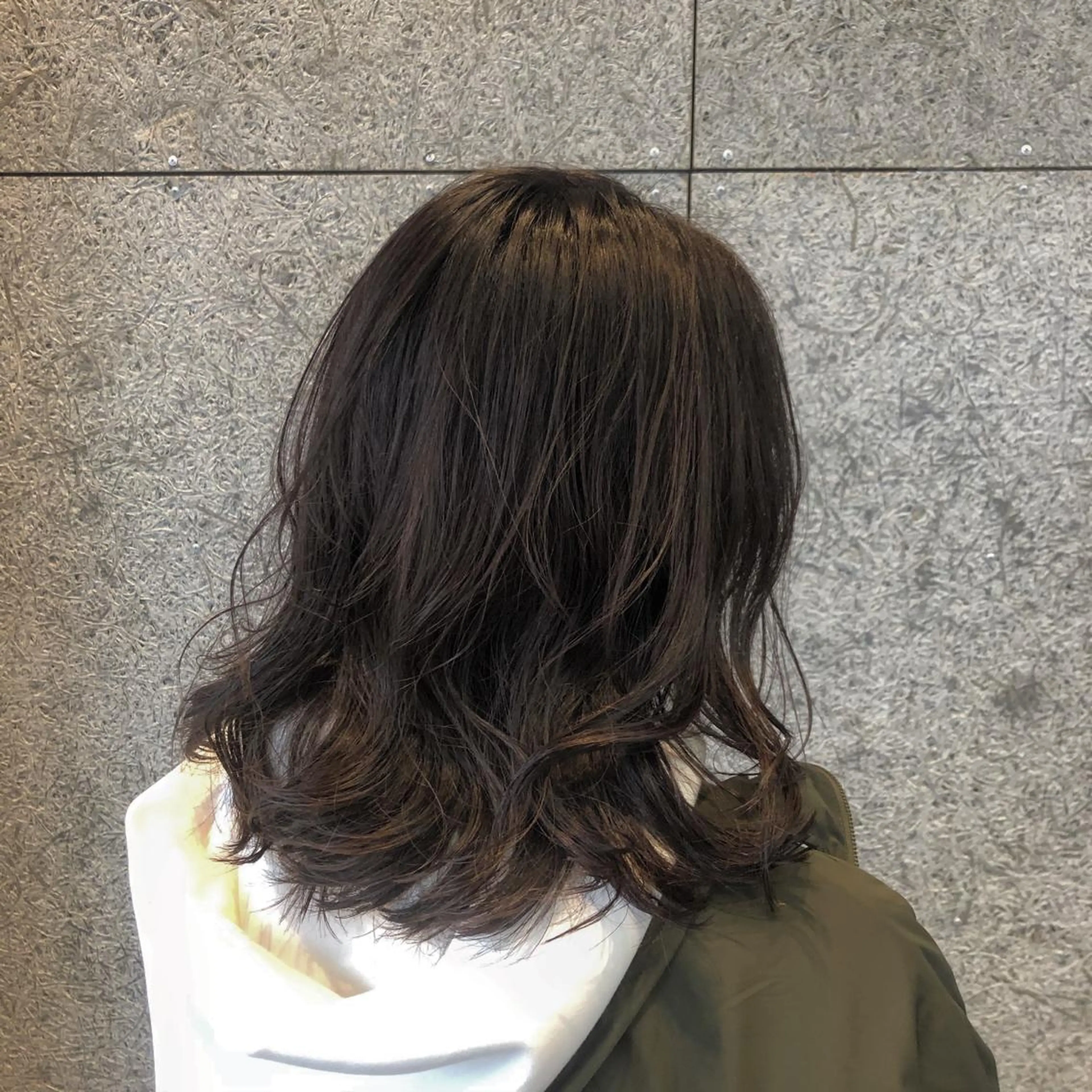 セミロング パーマ カトウ ユウカのヘアスタイル