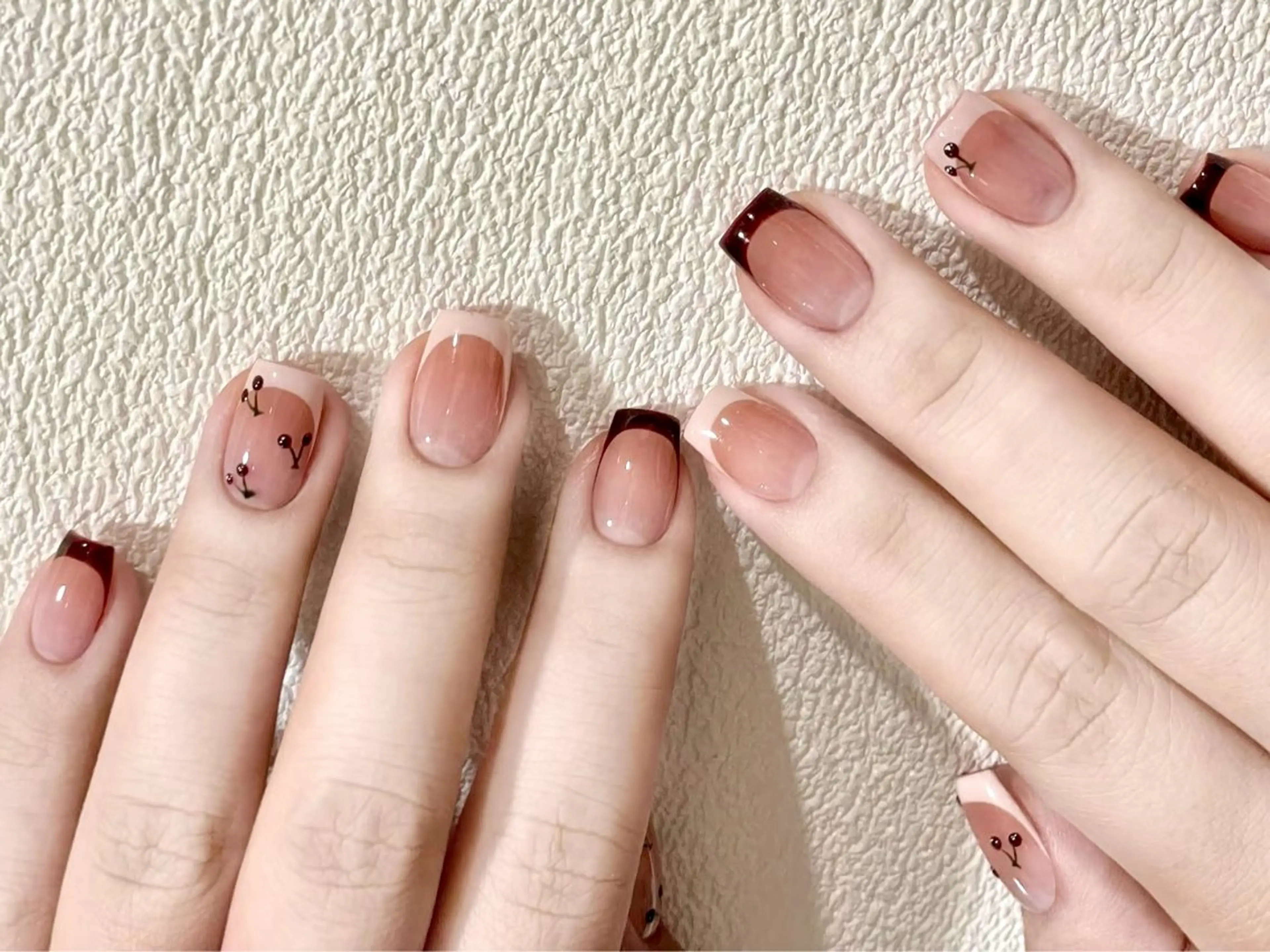 ネイル アートネイル ボルドー フレンチネイル シンプルネイル ハンドネイル ハンドケア DarkHoney 池袋店のネイルデザイン
