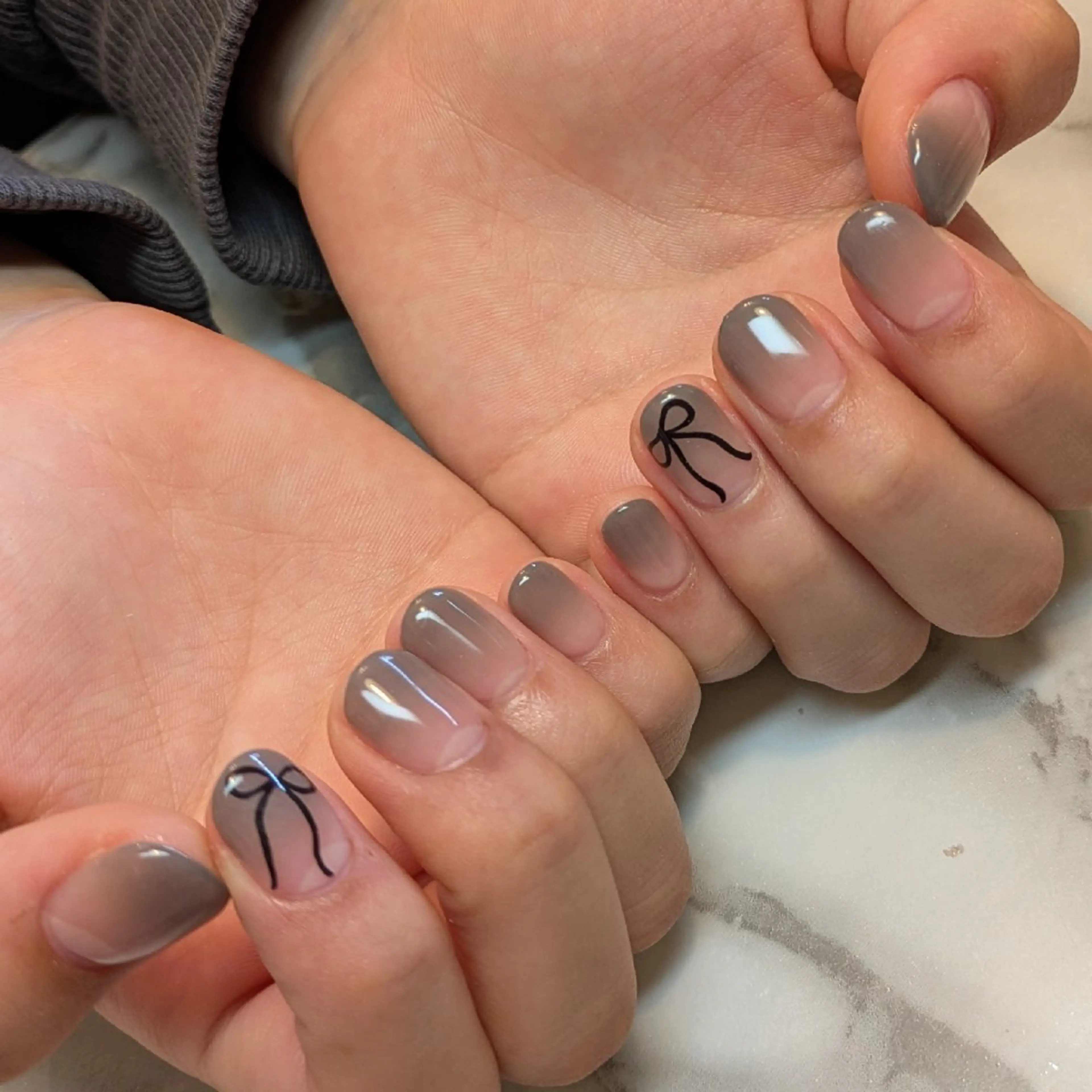 ネイル リボン ジェヌインネイル 河内のネイルデザイン