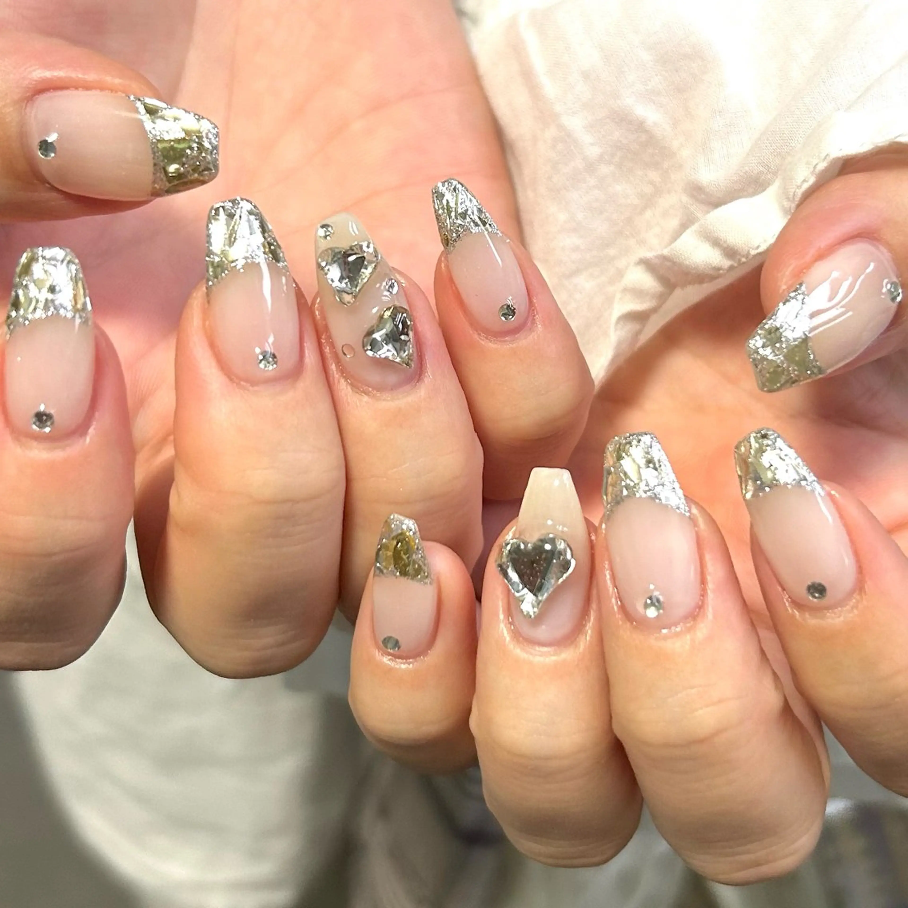 ネイル フレンチネイル ガラスフレンチ キラキラネイル shine'an fuka🌿🫧のネイルデザイン