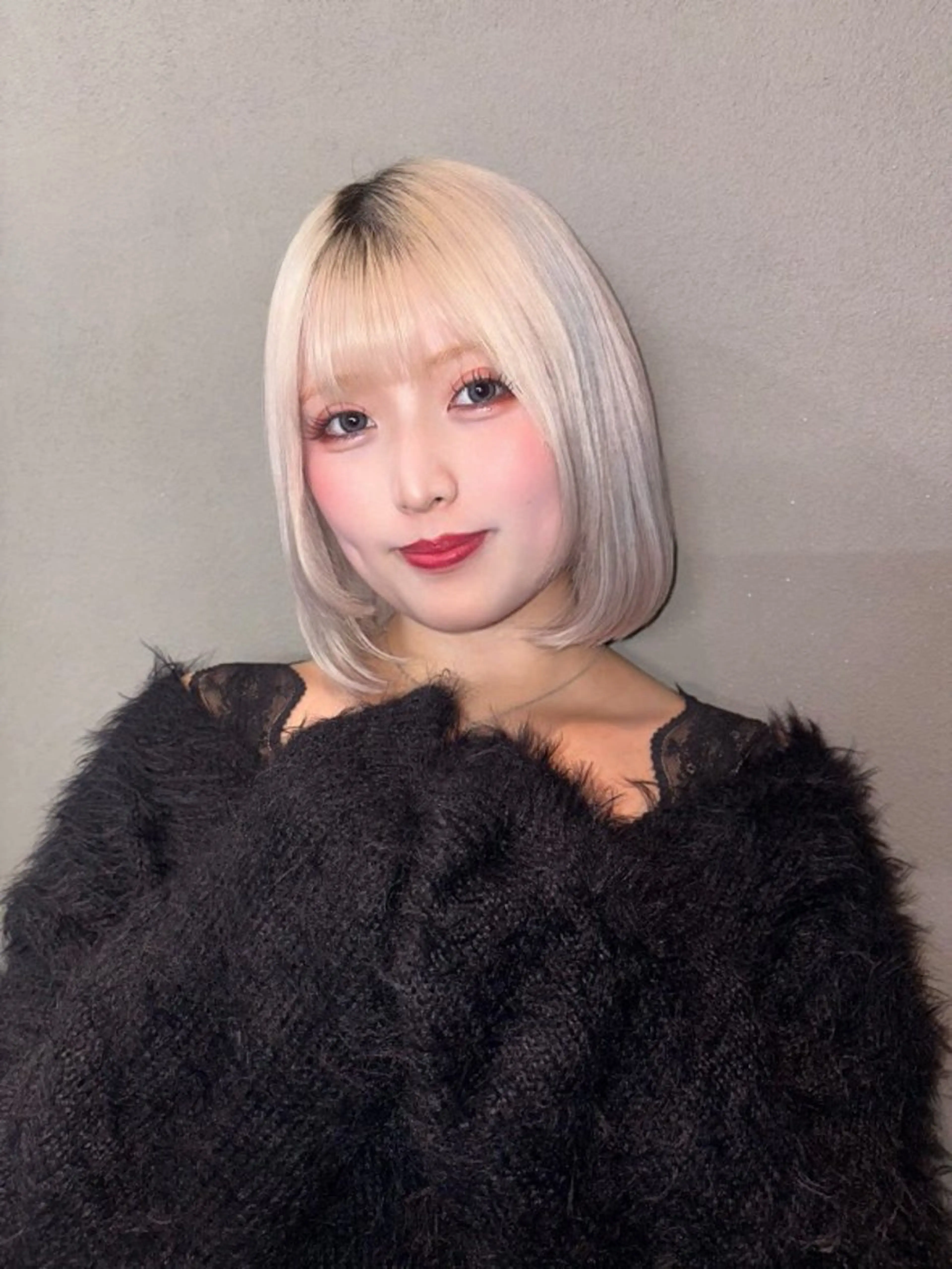 ショート ボブ 顔周りカット 姫カット カット THEDOTS所属・淀 小南津のヘアスタイル
